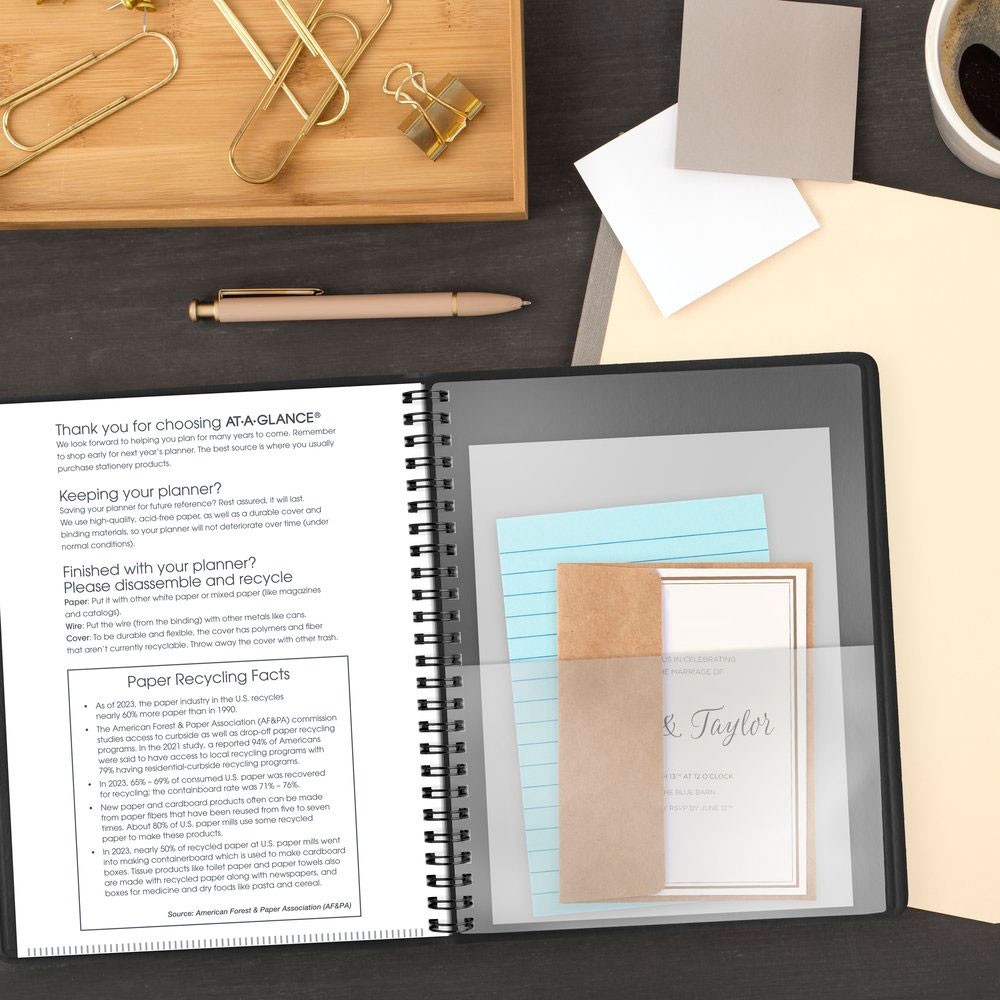 2026 At-A-Glance 70-855 Weekly Planner with No Appointment Times, 6-3/4 x 8-3/4″