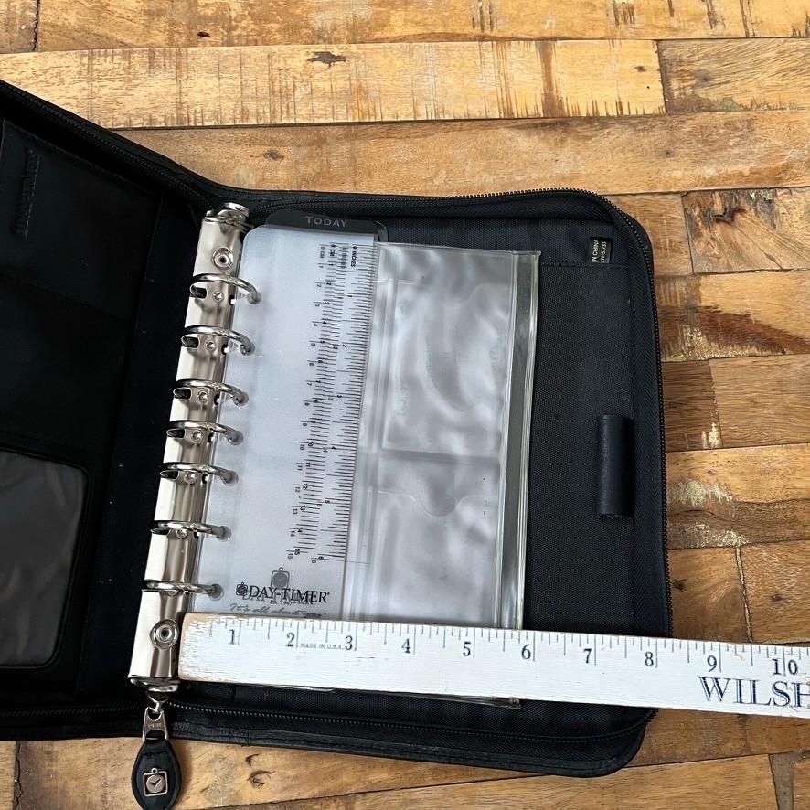 Black Genuine Leather Day-Timer Organizer 7-Ring Binder 10.5″ Zip Around Closure