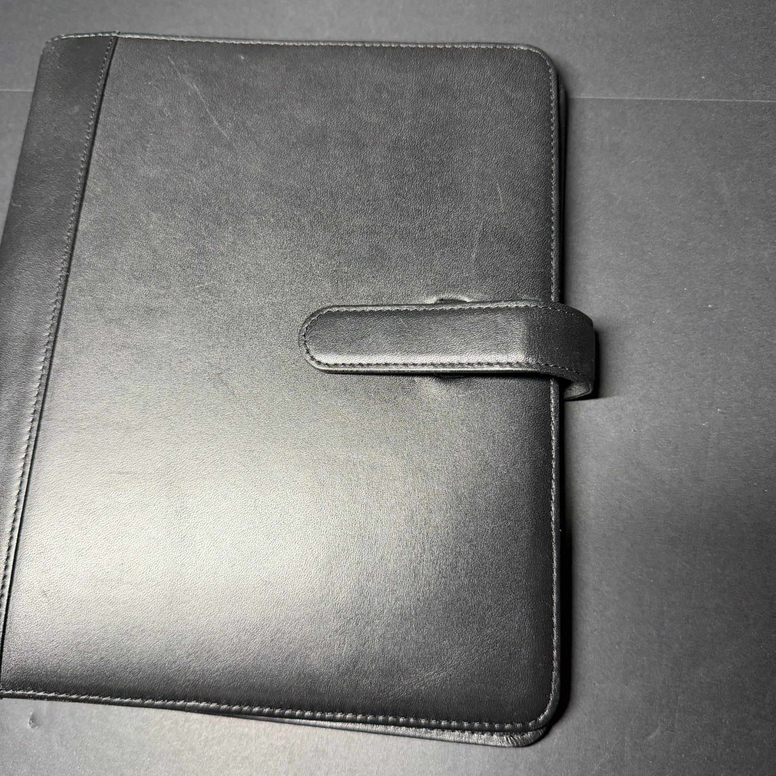 Levenger Circa Smooth Black Leather Folio