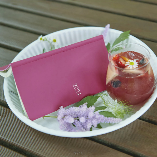 Hobonichi Techo 2024 Weeks Smooth Sangria/ Forest Green ENG/JPN JAPAN NEW