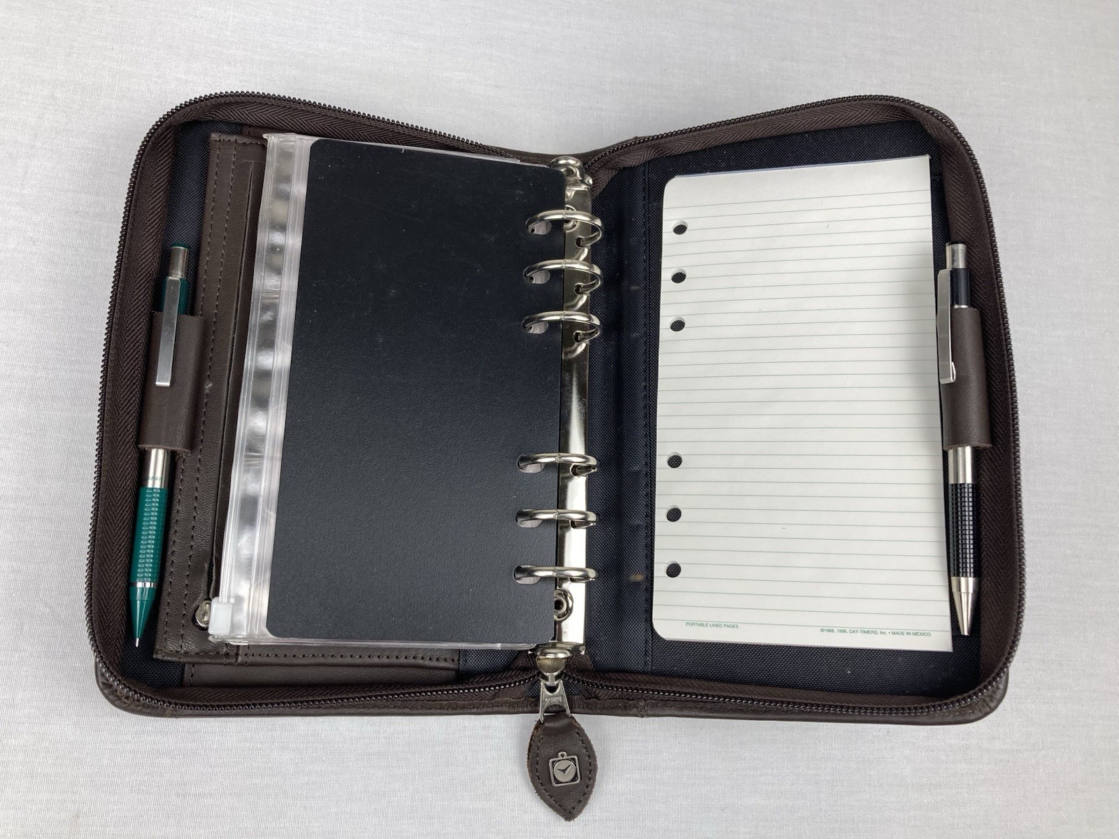 VTG DAY-TIMER BROWN LEATHER 6 RING PLANNER ORGANIZER 8” X 5.5” FRONT POCKET VGC!