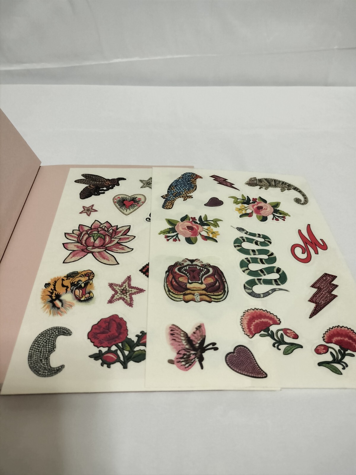 【Gucci notebook】 Supplement to a Japanese magazine. “Gucci DIY Sticker Notebook