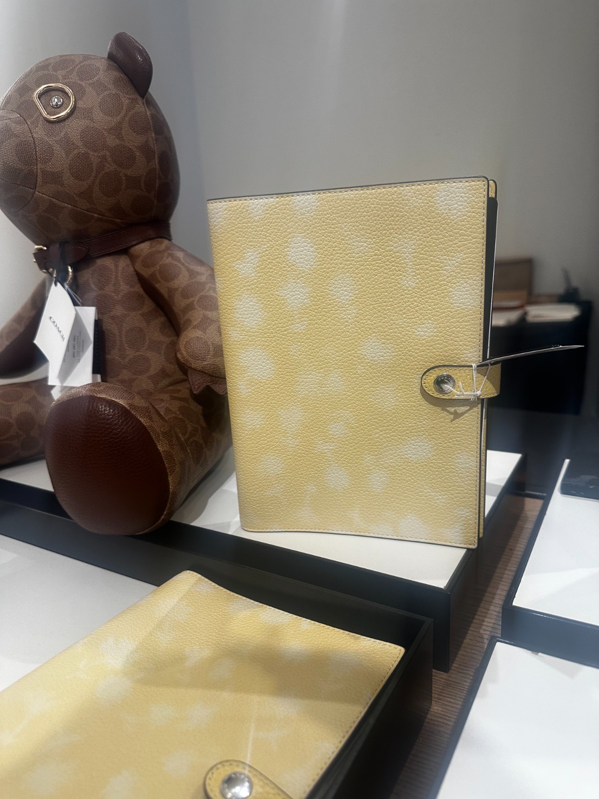 COACH Notebook with Floral Print CDY00 Silver/Washed Yellow NEW!