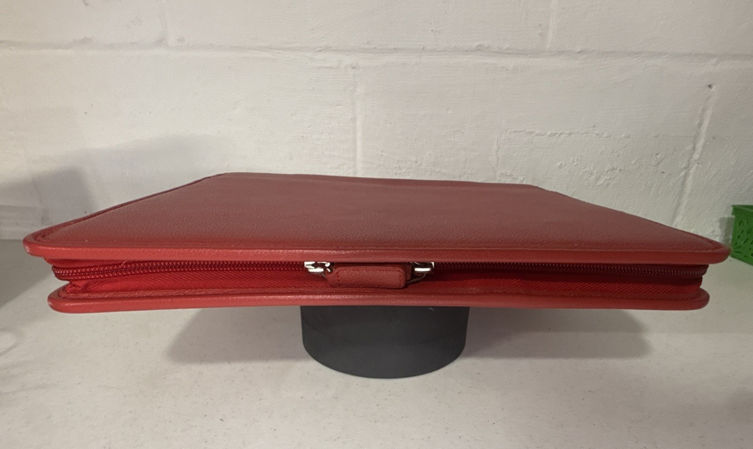 Levenger 12″ x 13.5″ Red Leather Zip Around Folio Portfolio Padded Handle