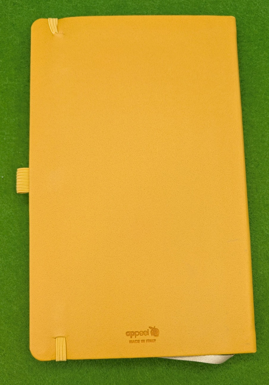 UO Ducks University of Oregon 8.5inx5.25in Yellow Journal and Black DUCKS Pen