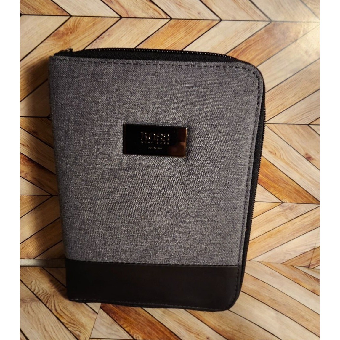 Boss Hugo Boss Gray Black Small Personal Zip Around Organizer with Paper Pad GWP