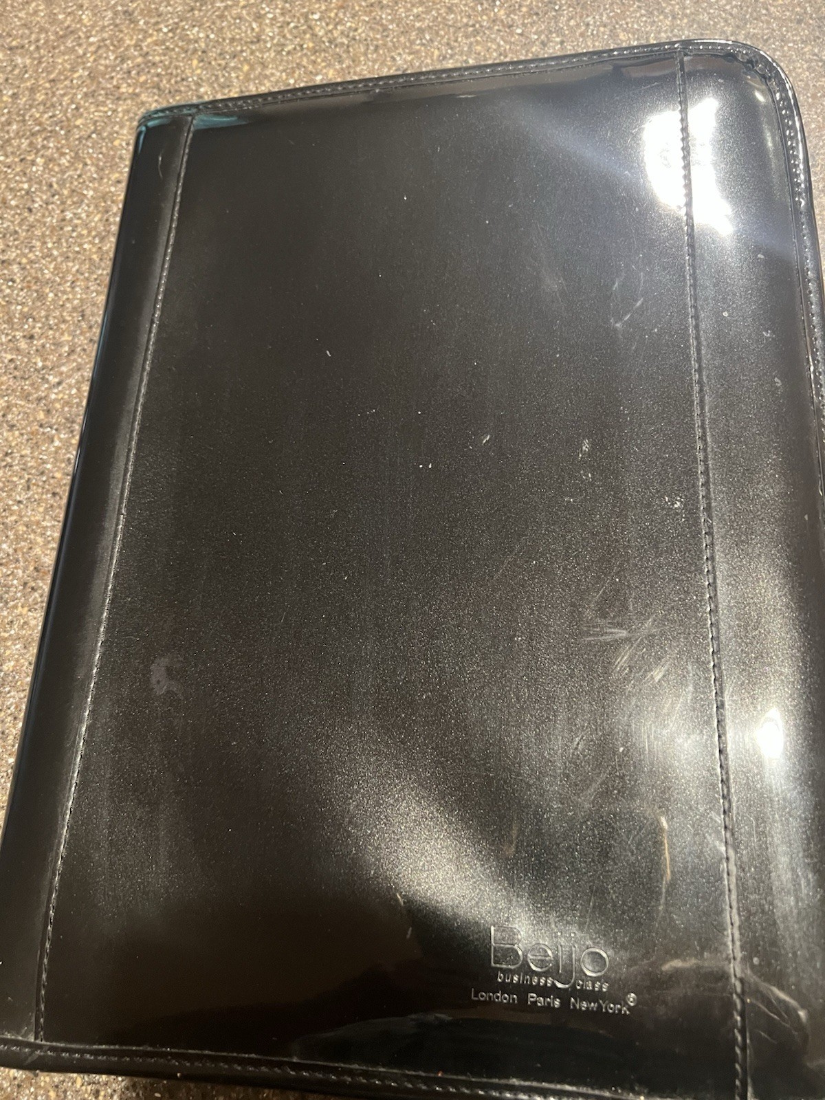 Beijo Portfolio Black Patent Leather PVC Pockets Zip Around Close EUC