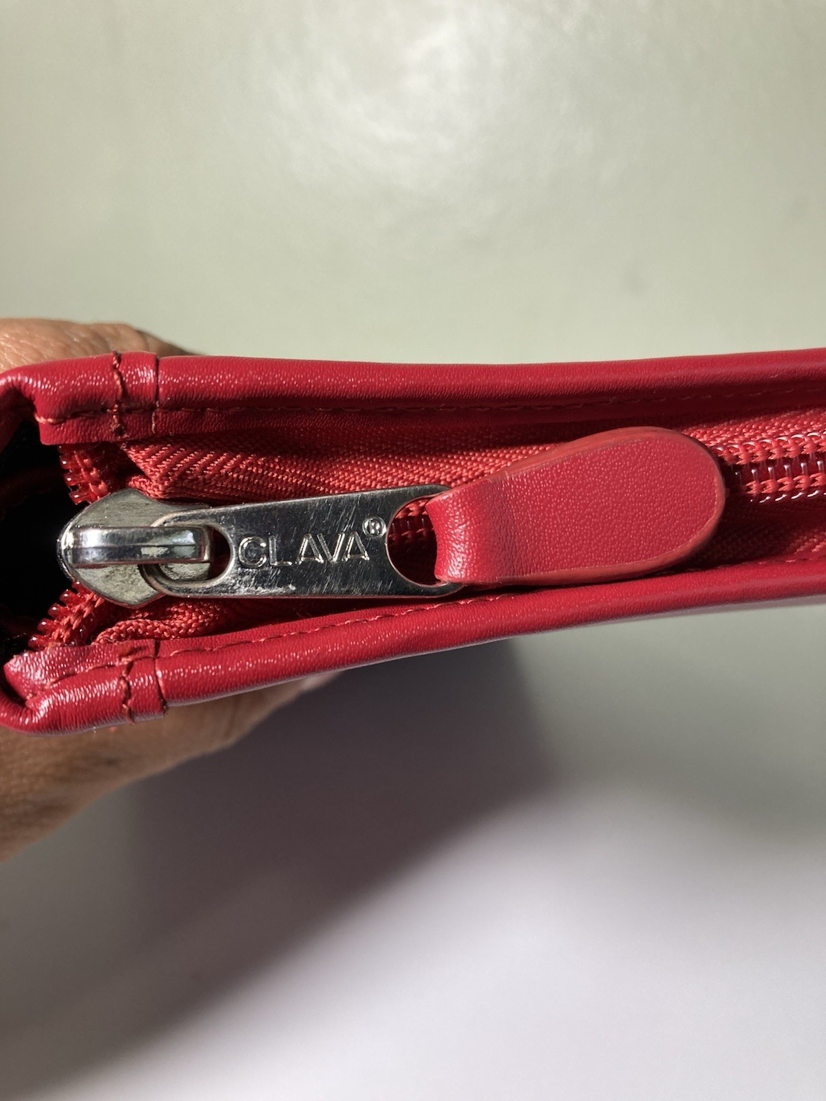 CLAVA Classico Italia Genuine Leather Red Zip Around Portfolio Organizer