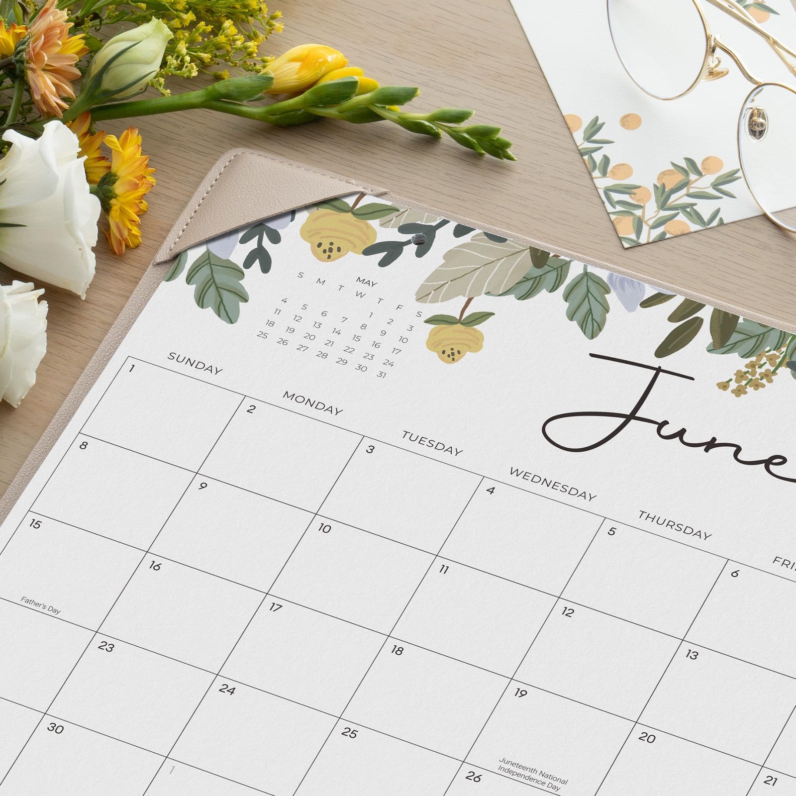 Cabbrix Desk Calendar 2026 with Desktop Mat, Floral Pad