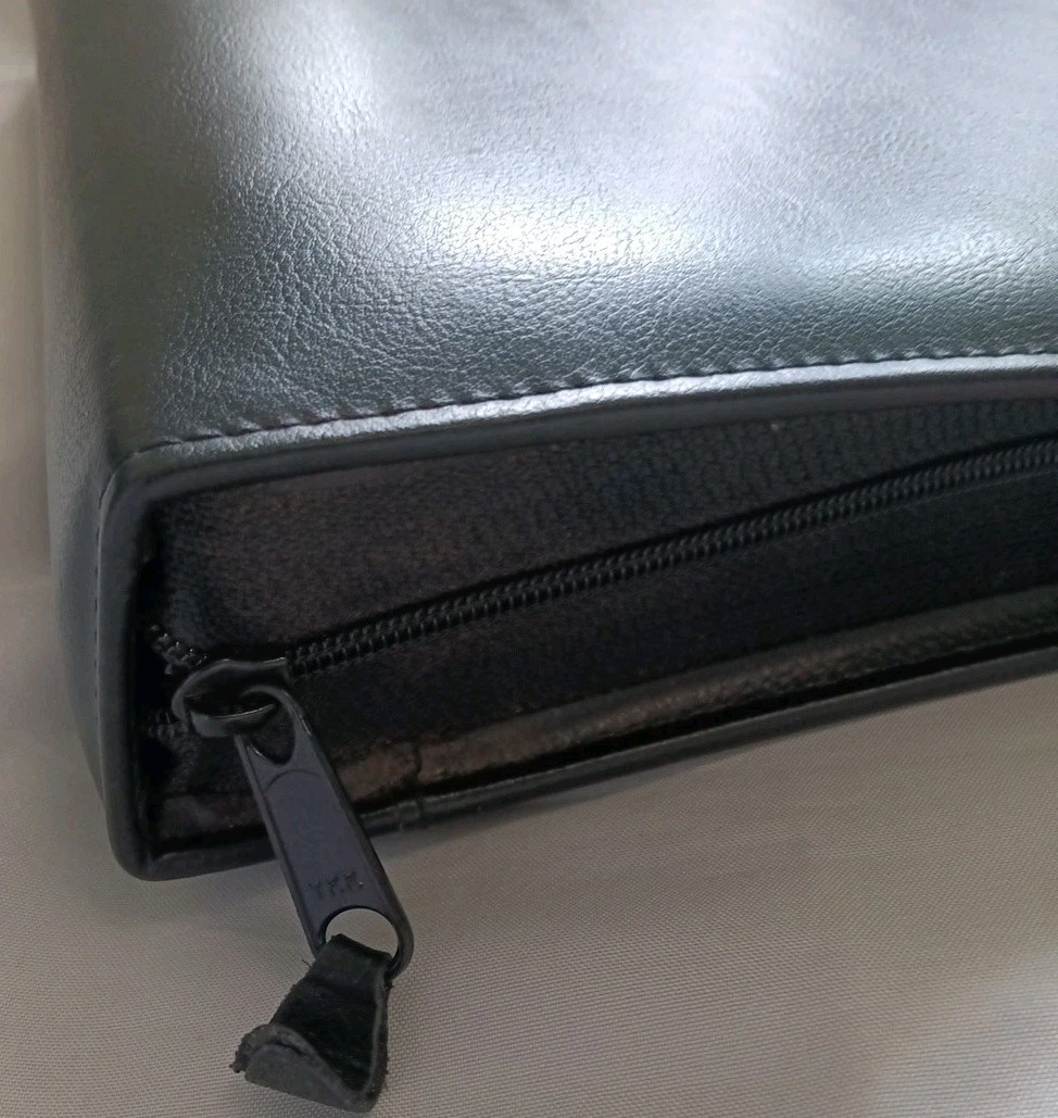 At A Glance Planner Organizer Black Faux Leather 7 Rings 8.5×10.25×2, 008745