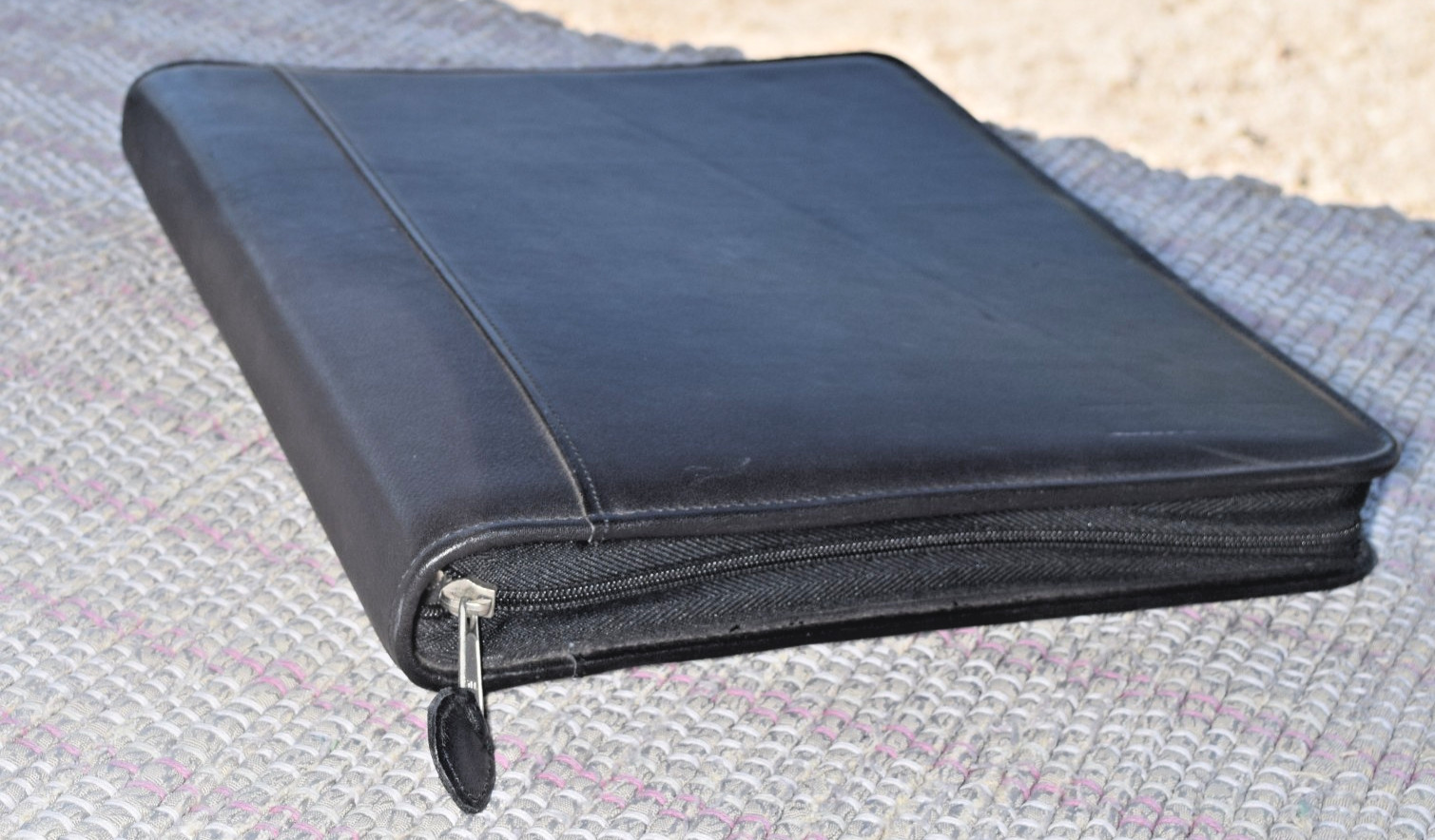 VINTAGE Day-Timer Planner Black Top Grain Cowhide 7 Rings 13″ x 11″ Zip Closure