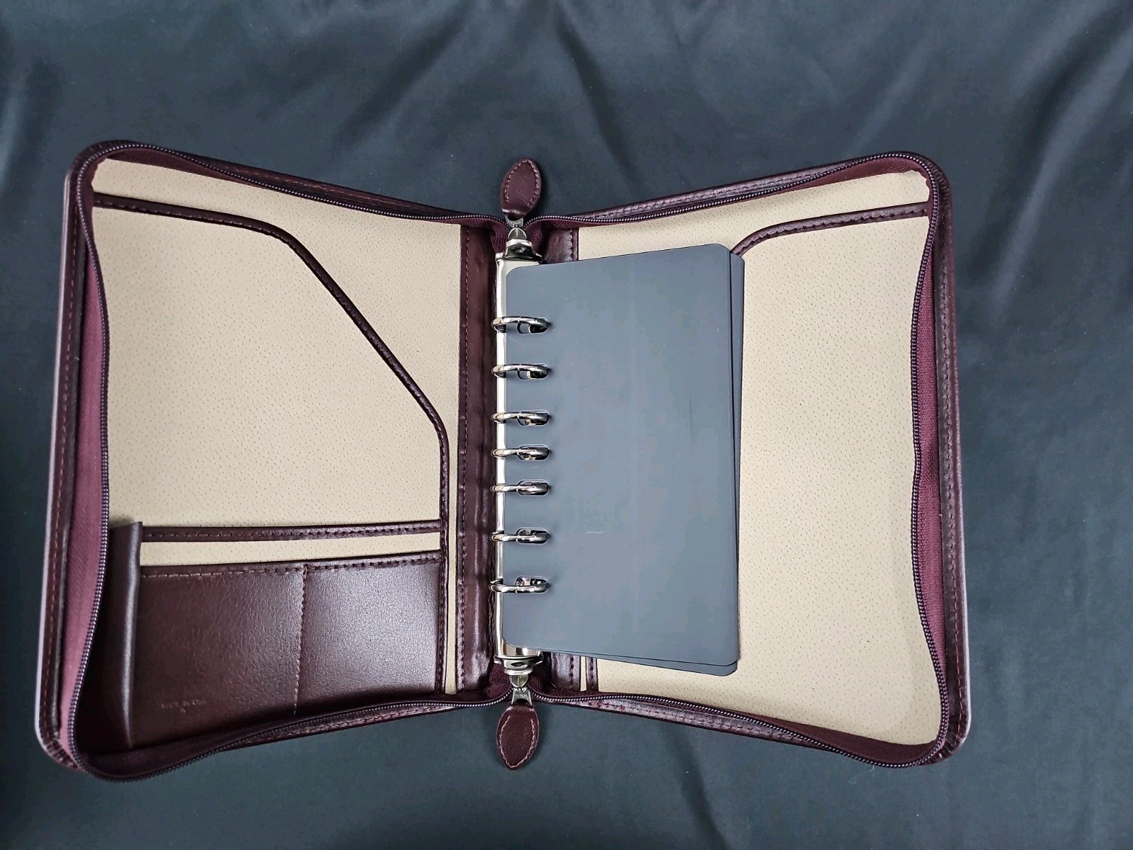 Day-Timer Armrohide 7 Ring Burgandy Binder All Around Zipper 8 X 10.5 – 1994 NEW