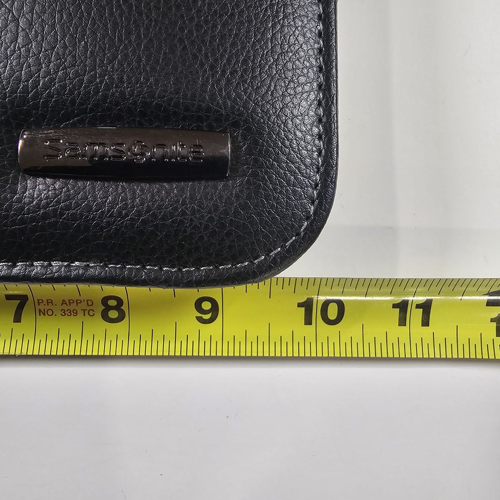 Samsonite Bussiness Classic Zip 3-Ring Portfolio With Writing Pad & Calculator