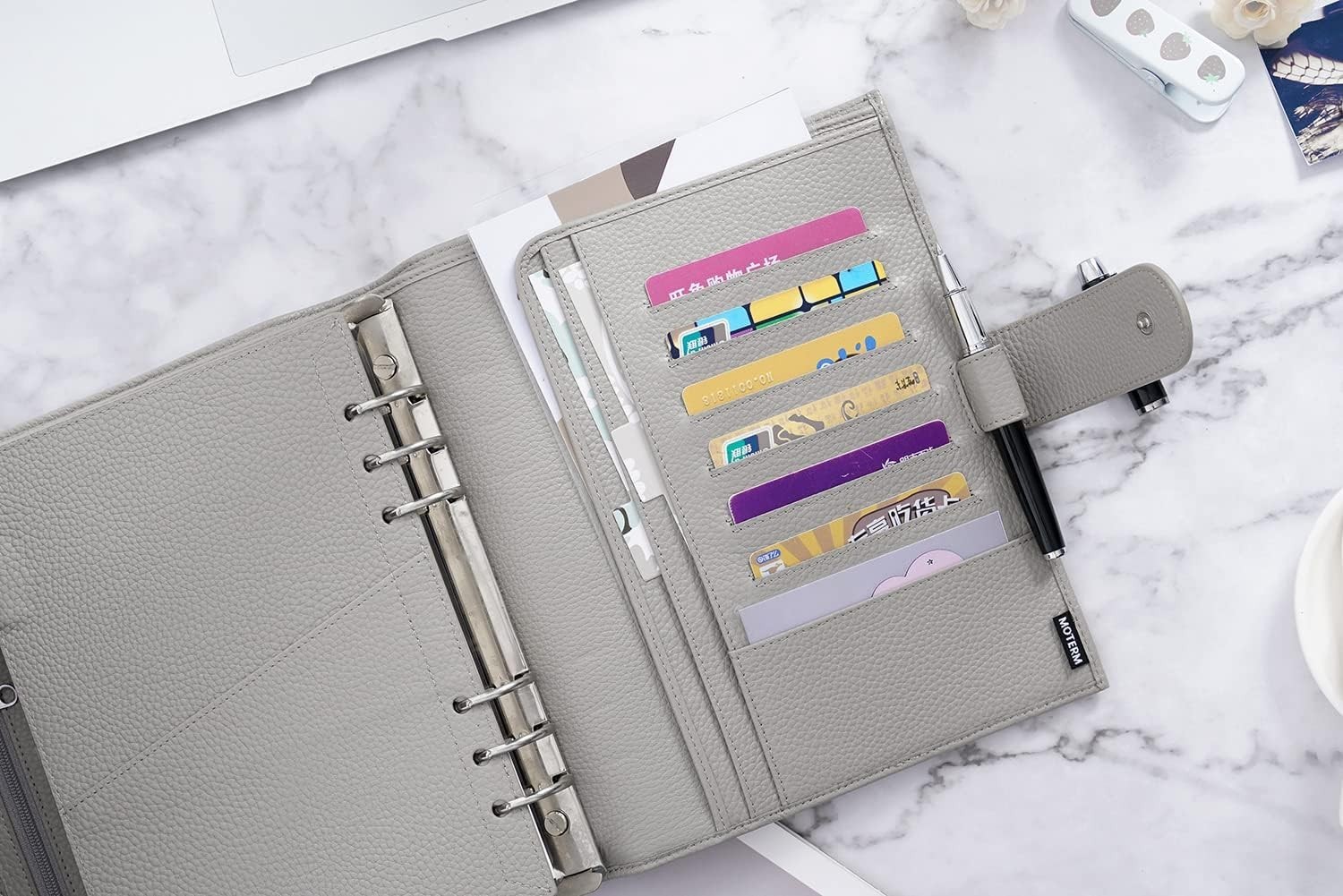 Elegant A5 Leather Planner – 30mm Rings & Multiple Card Slots for Professionals