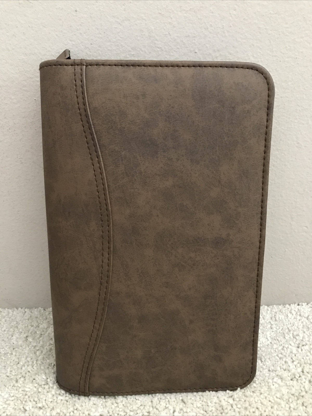 Day-Timer Planner Distressed Simulated Leather 6-Ring Brown 3 3/4″ x 6 3/4″