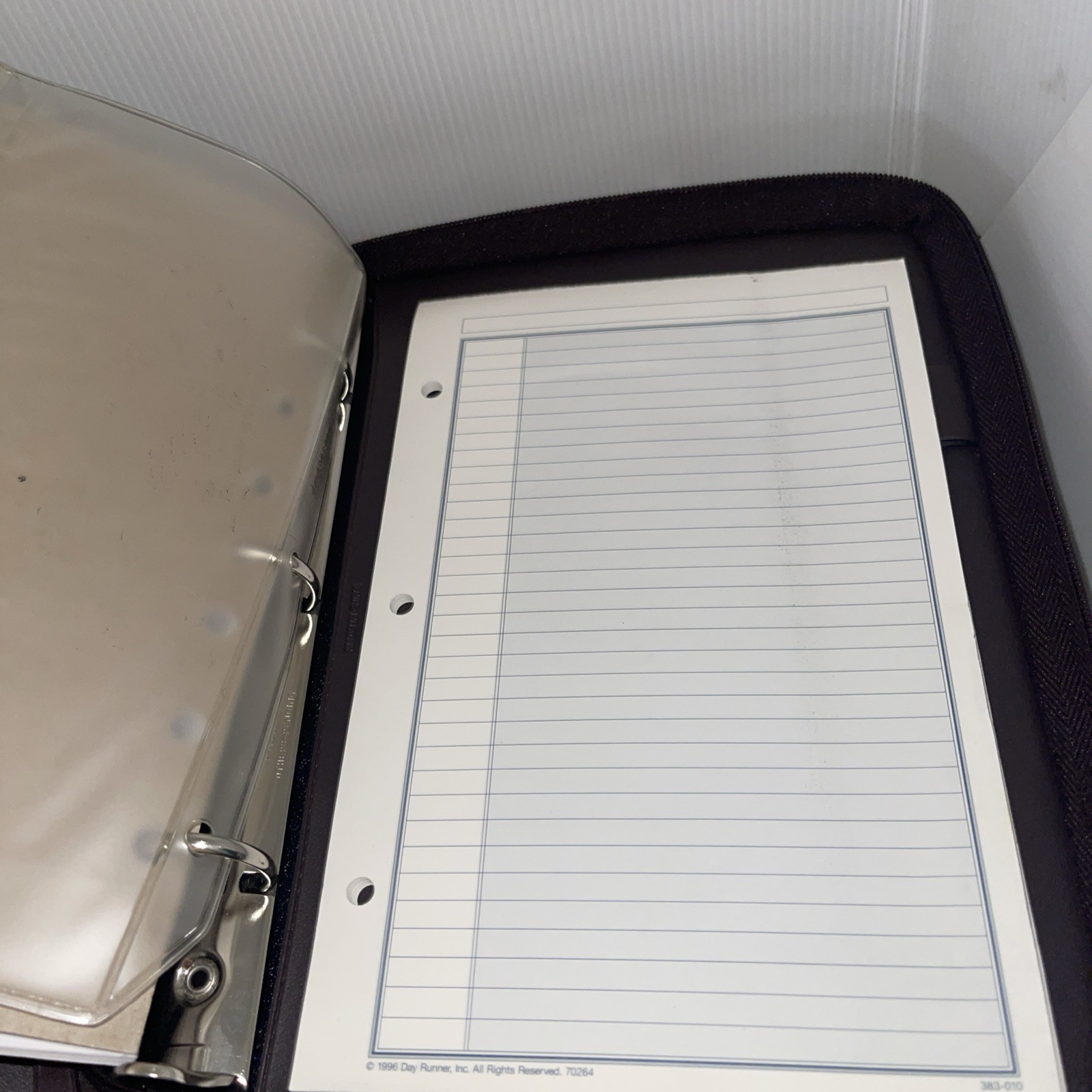 Lot Of 2 Dayrunner Burgundy/Brown Planners 8×10”🍀 Zip Around With Some Inserts