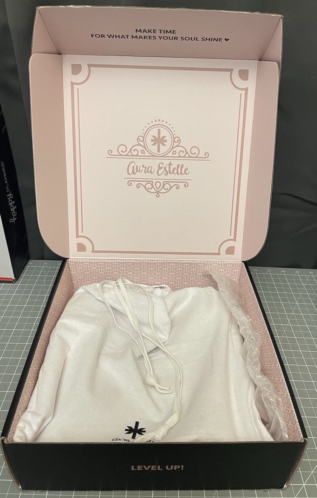 Aura Estelle Planner Binder Cover Cloud Scalloped Neutral Grey/Beige Heart Clasp