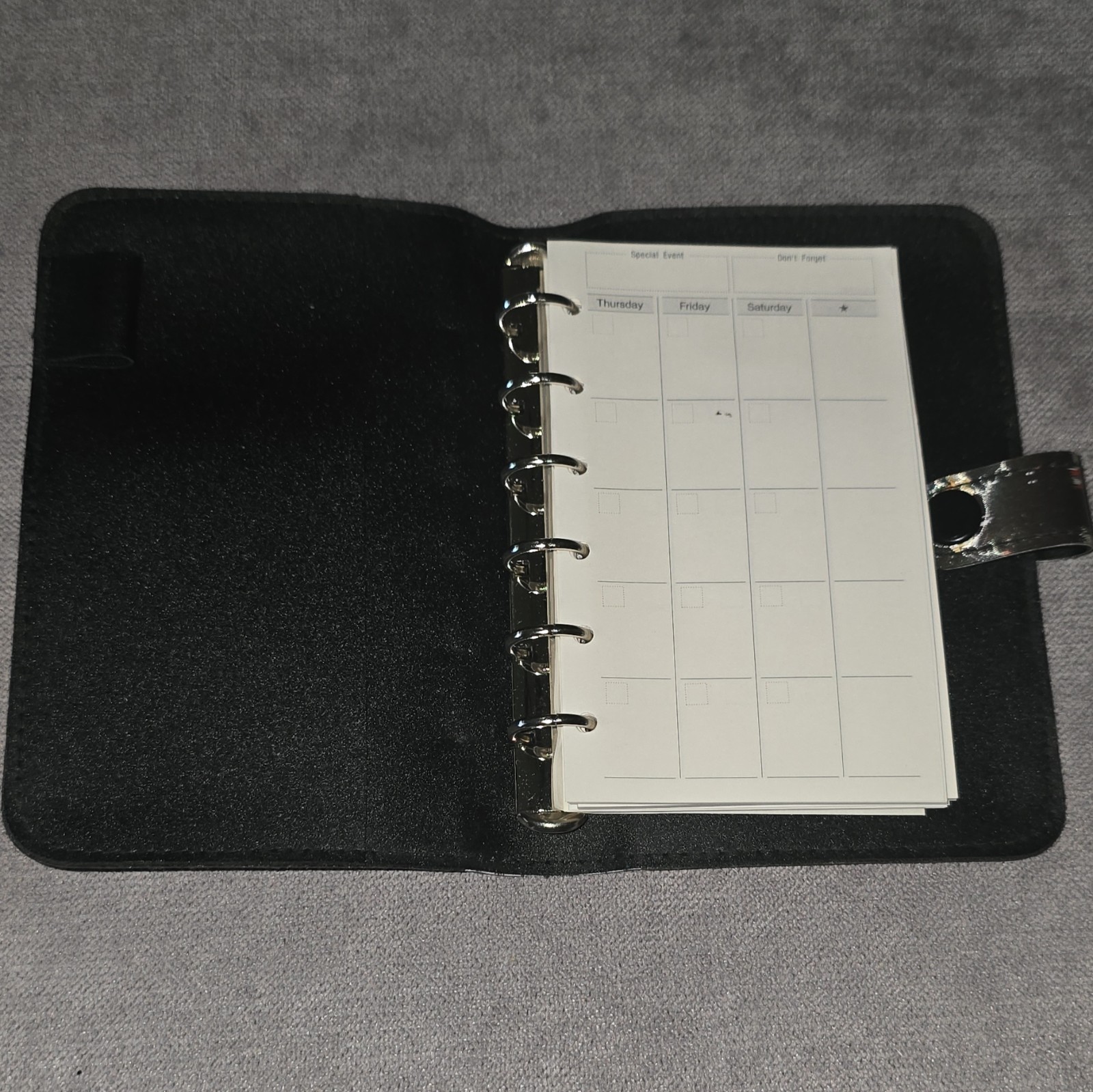 Mighty Atom Pocket Ring Binder Organizer Planner, Weekly Format, Snap Closure