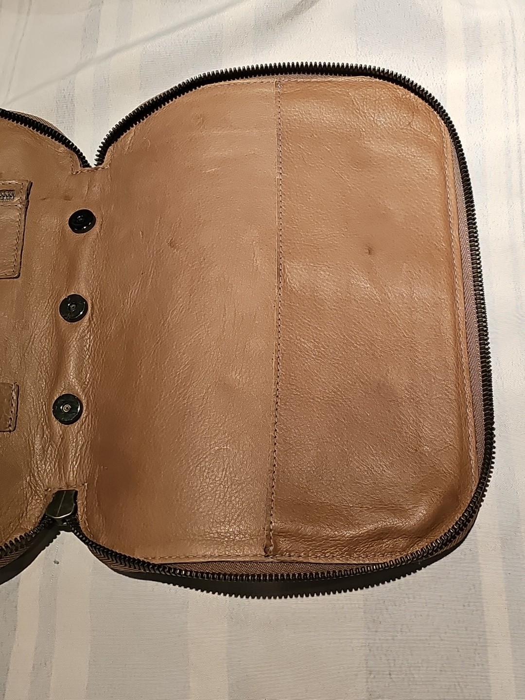 This Is Ground Brown Leather Case Zipper Around Organizer free shipping