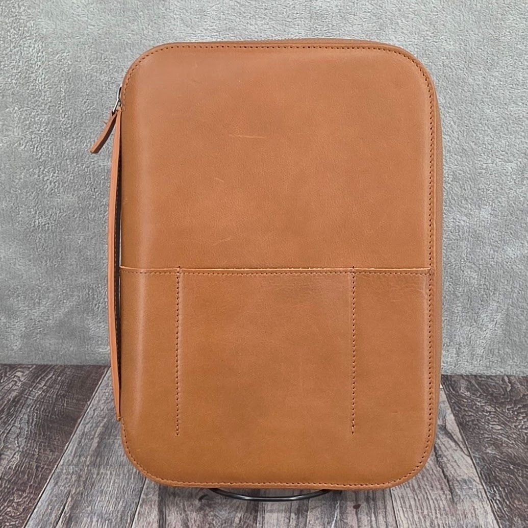 This is Ground TIG Mod Tablet 4 Leather Organizer Zip Around Toffee No Inserts