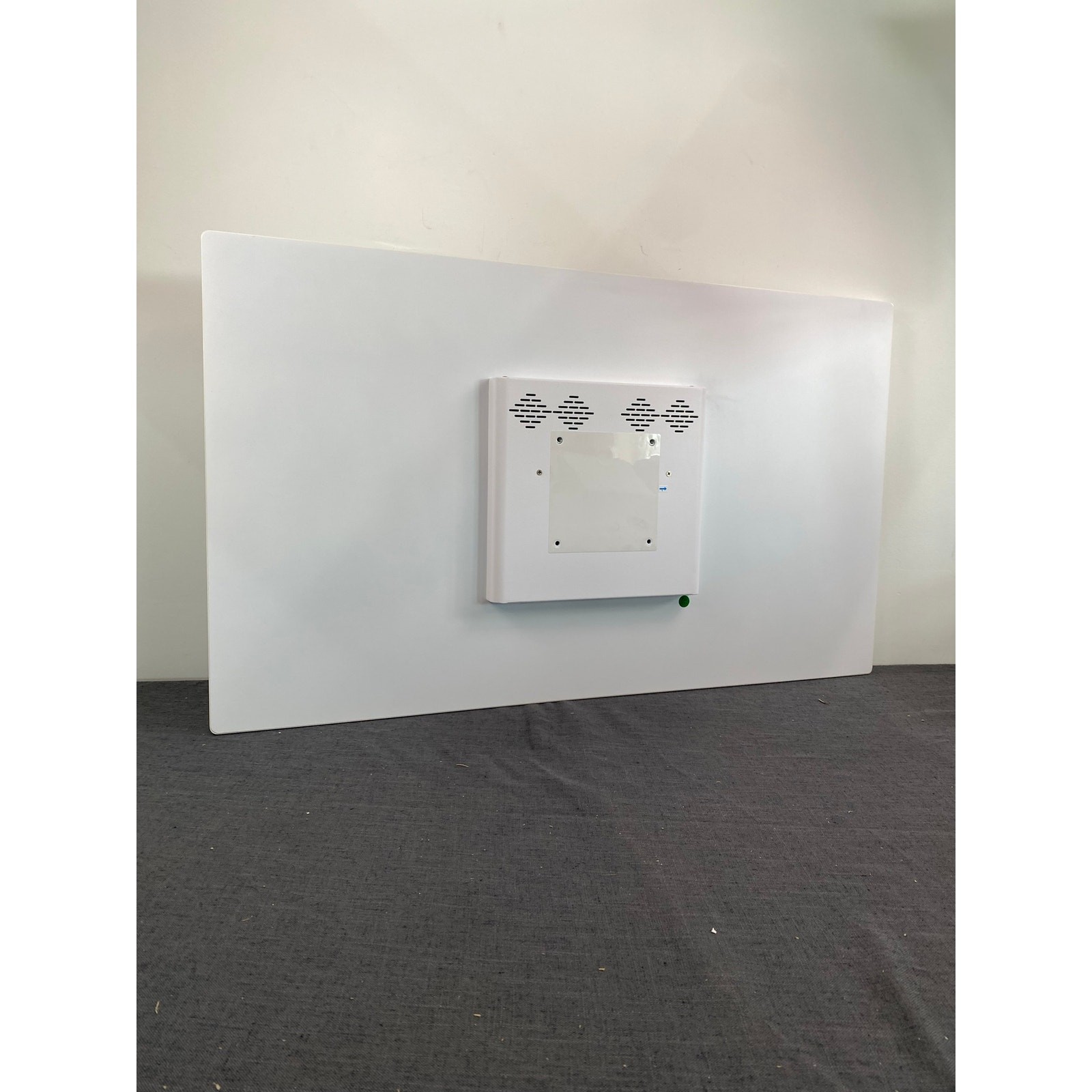 FITEYE 32″ DIGITAL CALENDAR, WALL-MOUNTED FULL TOUCH SCREEN – WHITE