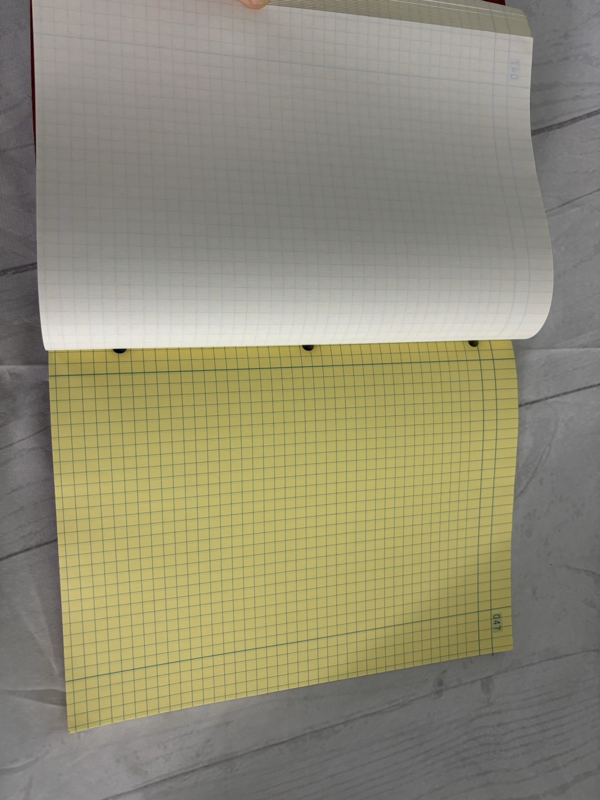 Roaring Spring Laboratory Research Notebook with Carbon Model 77649
