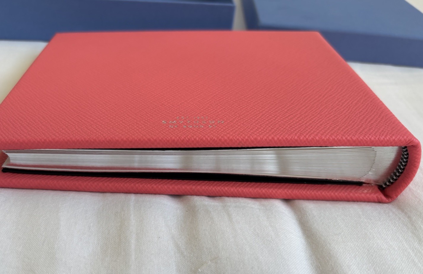 NIB Smythson of Bond Street Small Visitors Book in Pink Pebbled Leather Gilded