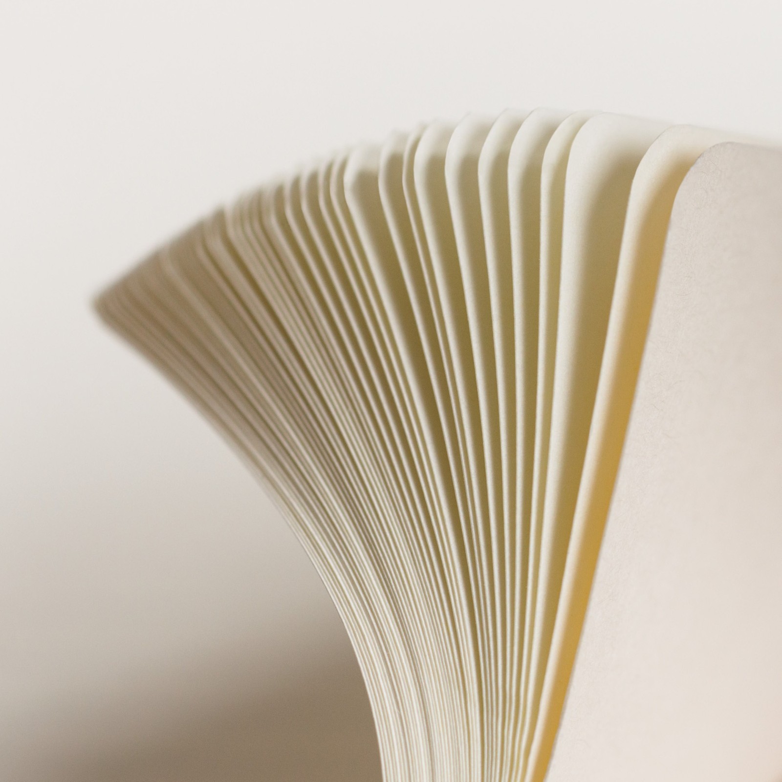 Liniert Port Red B6 Softcover Notebook with 123 Pages and Elastic Closure