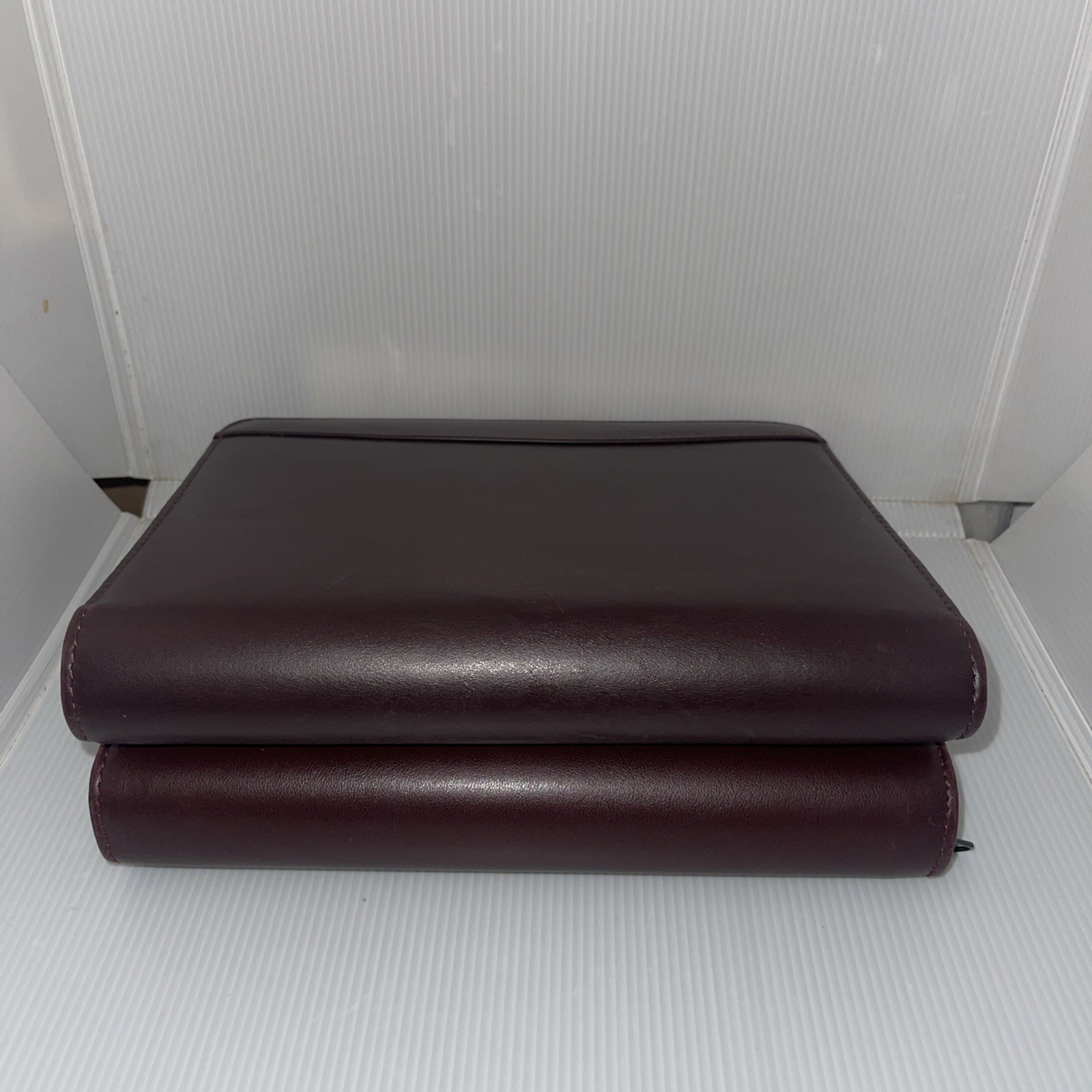 Lot Of 2 Dayrunner Burgundy/Brown Planners 8×10”🍀 Zip Around With Some Inserts