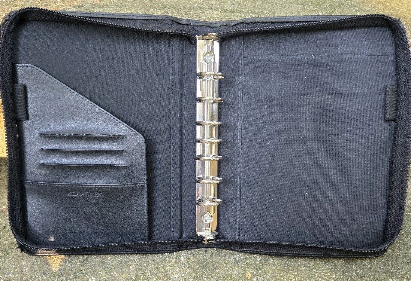 Vtg DAY TIMER Black Leather Planner With Carrying Handle