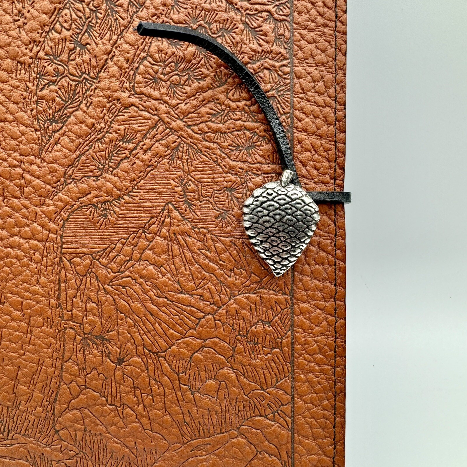 Oberon Design Genuine Leather Refillable Journal Cover w/ Hardbound Blank Insert