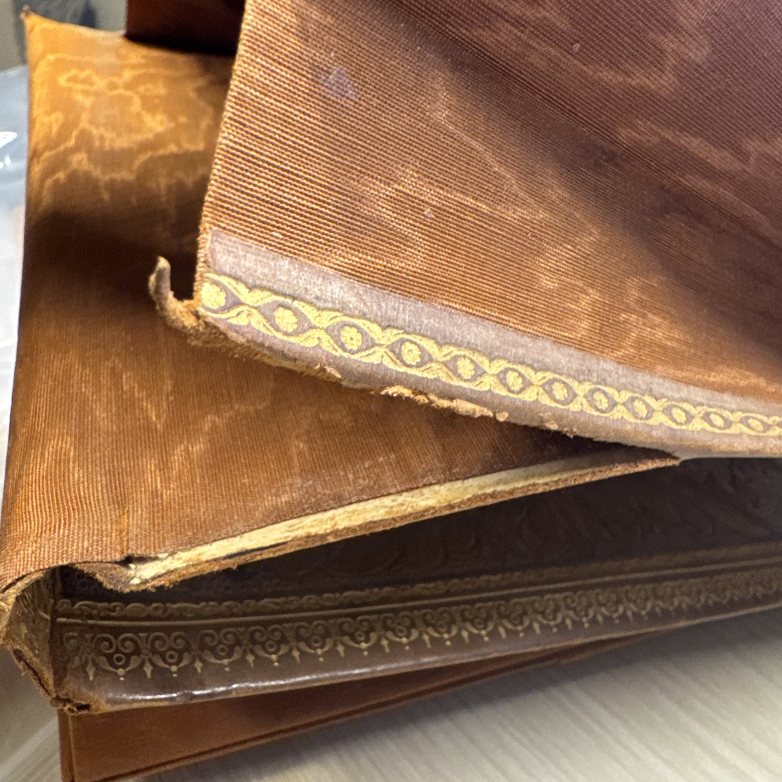 Vintage Tooled Leather Writing Portfolio 8×10 Moire Lined Folio Letter Case