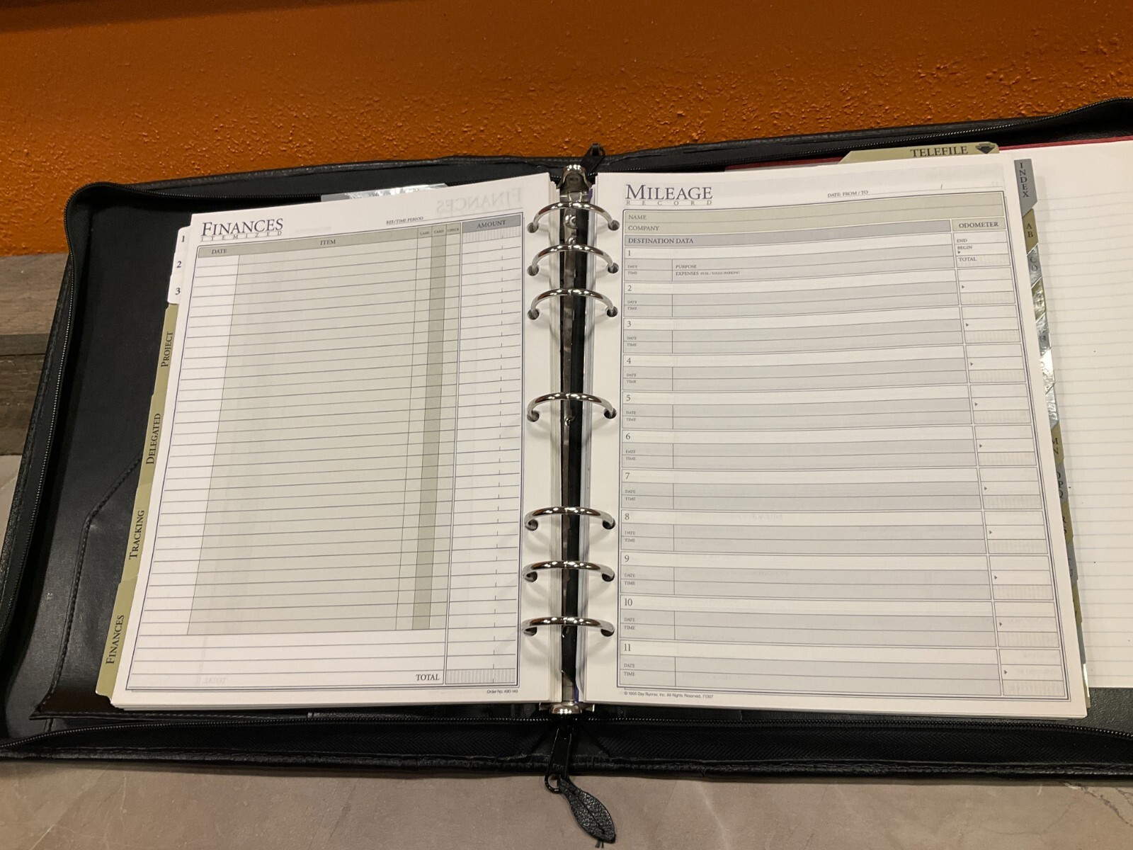 Vintage Day Runner Pro Business System Inserts Black Leather 7 Ring Handles
