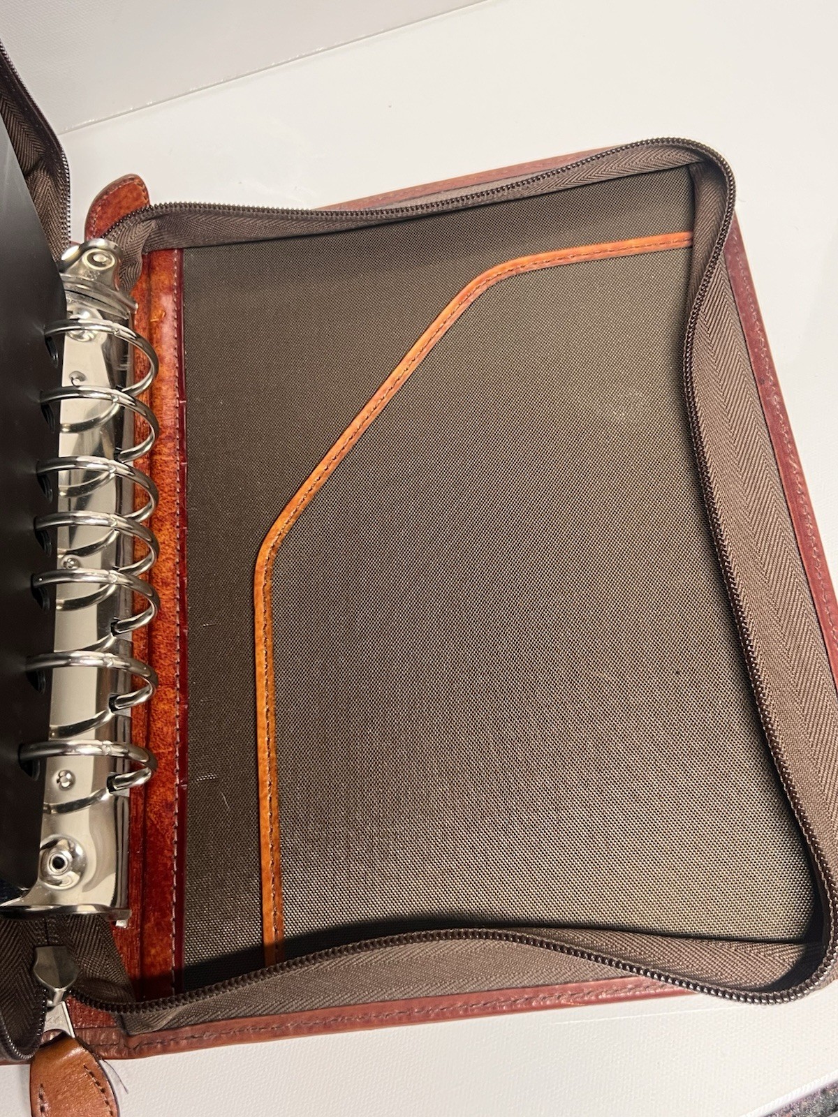 Solutions for Success Vintage DayTimer Leather Planner – FREE SHIPPING!!