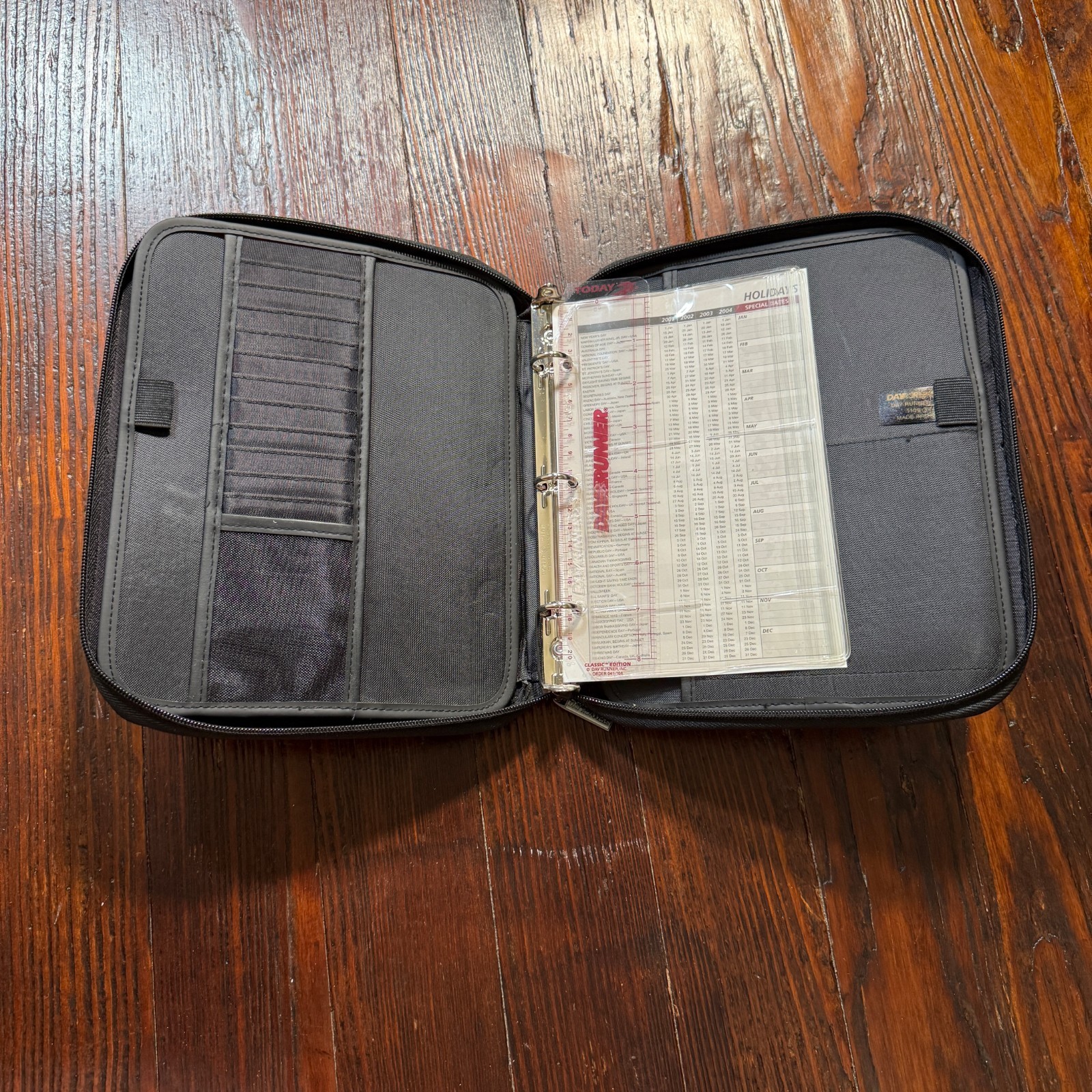 Dayrunner Planner 3 Ring 8×10 Black Zip Around Pockets Organizer Y2K