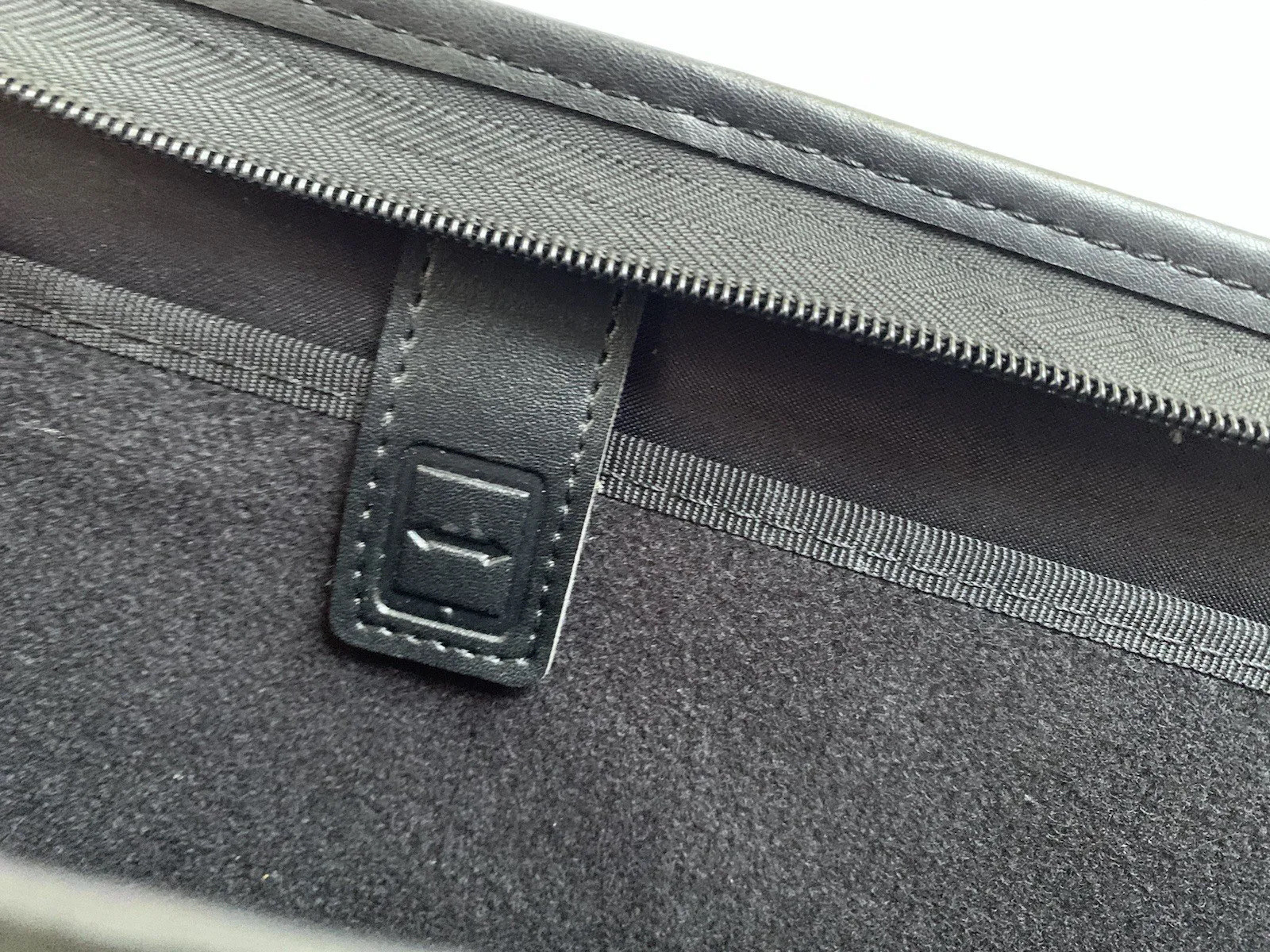 Samsill Portfolio Binder Notebook Cover Faux Leather Black Zippered Pen Loop