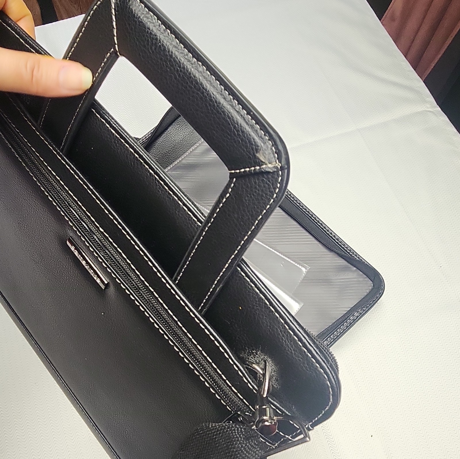 Samsonite Black Zip Portfolio Organizer w/ Strap, Handle, Calculator & Slots