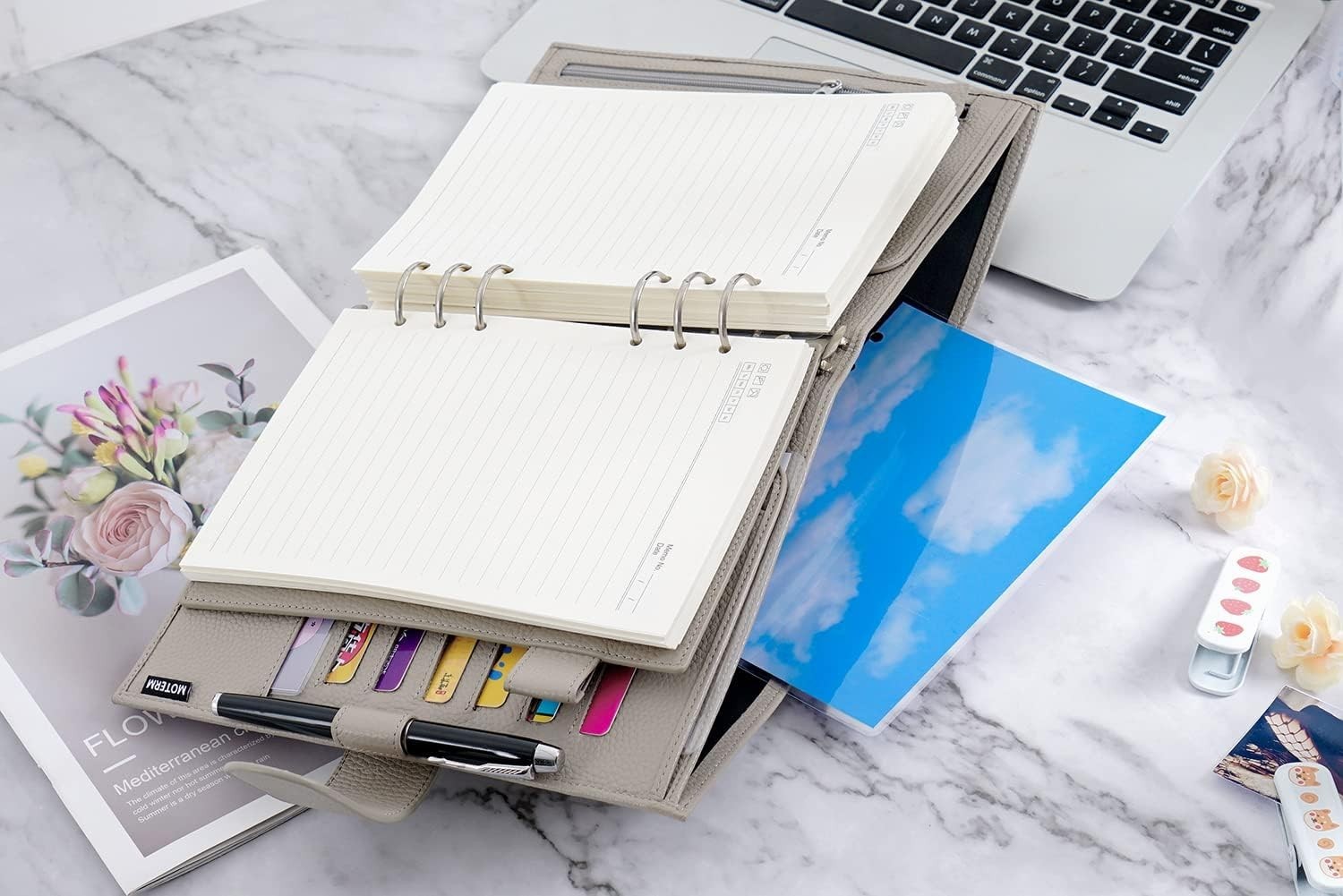 Elegant A5 Leather Planner – 30mm Rings & Multiple Card Slots for Professionals