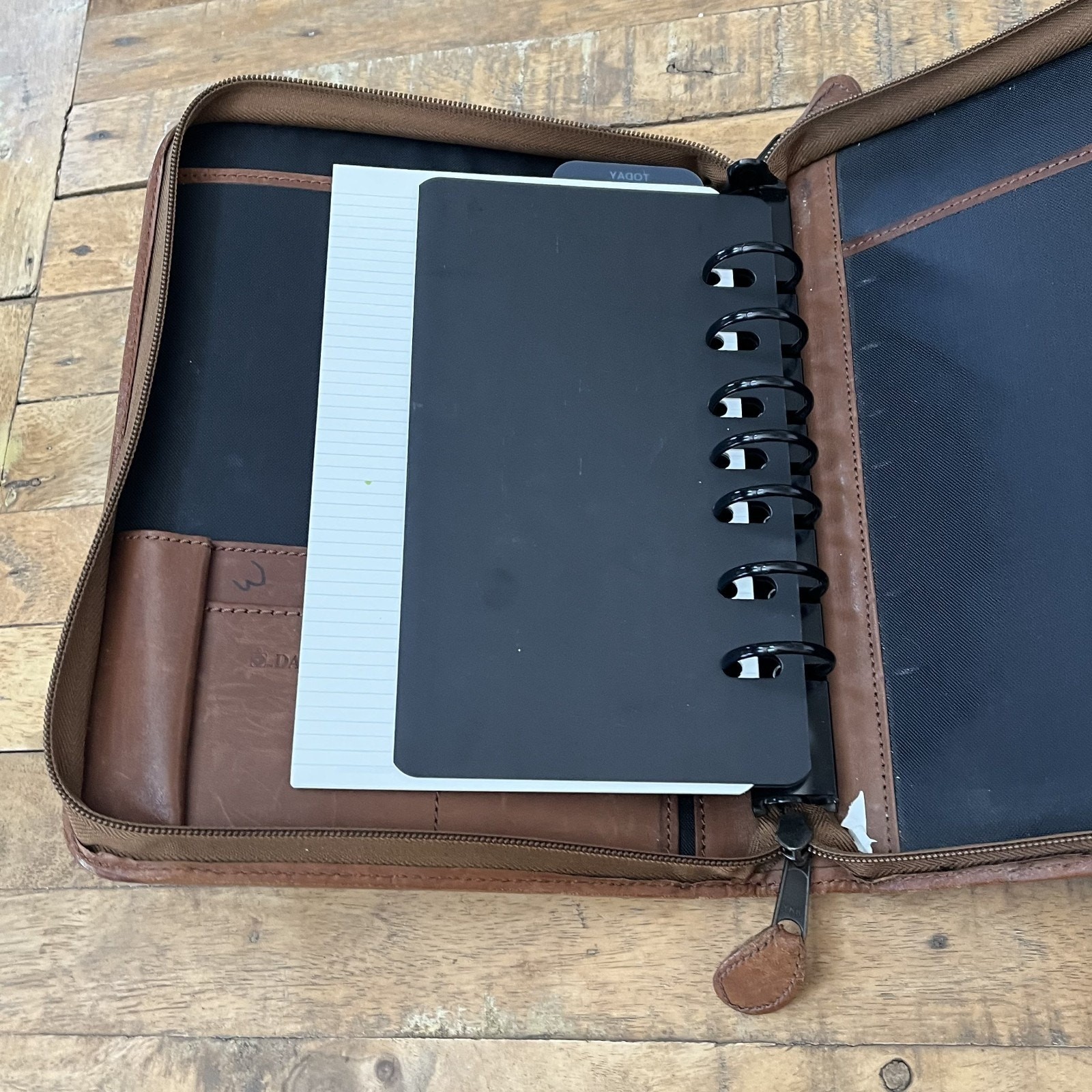 Vintage Day-Timer Genuine Leather Planner 7 Ring Organizer W/Zipper