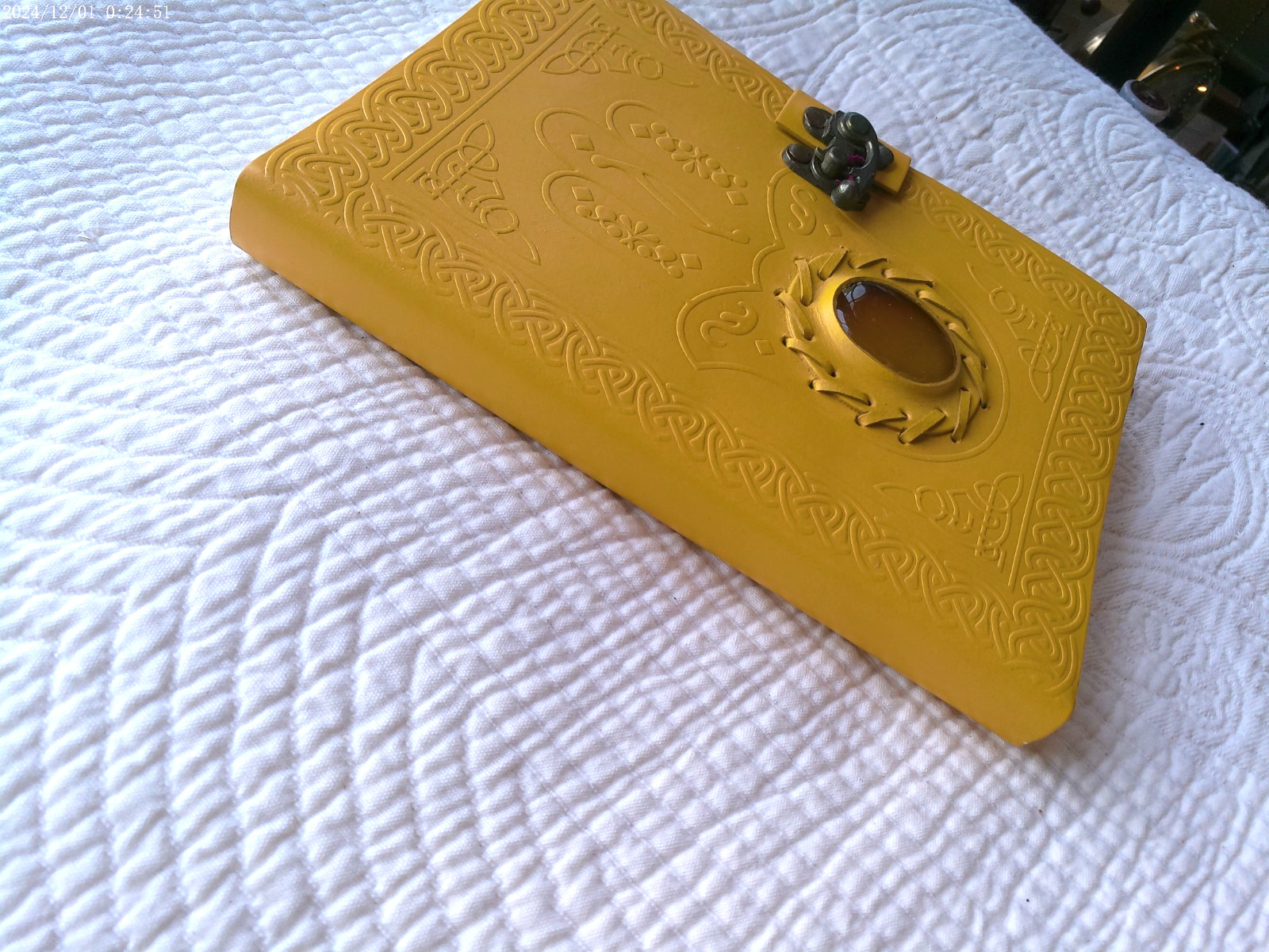 JEWEL OF MUMBAI AMBER FAUX GEM EMBOSSED HANDMADE LEATHER LINED YELLOW GOLD COLOR