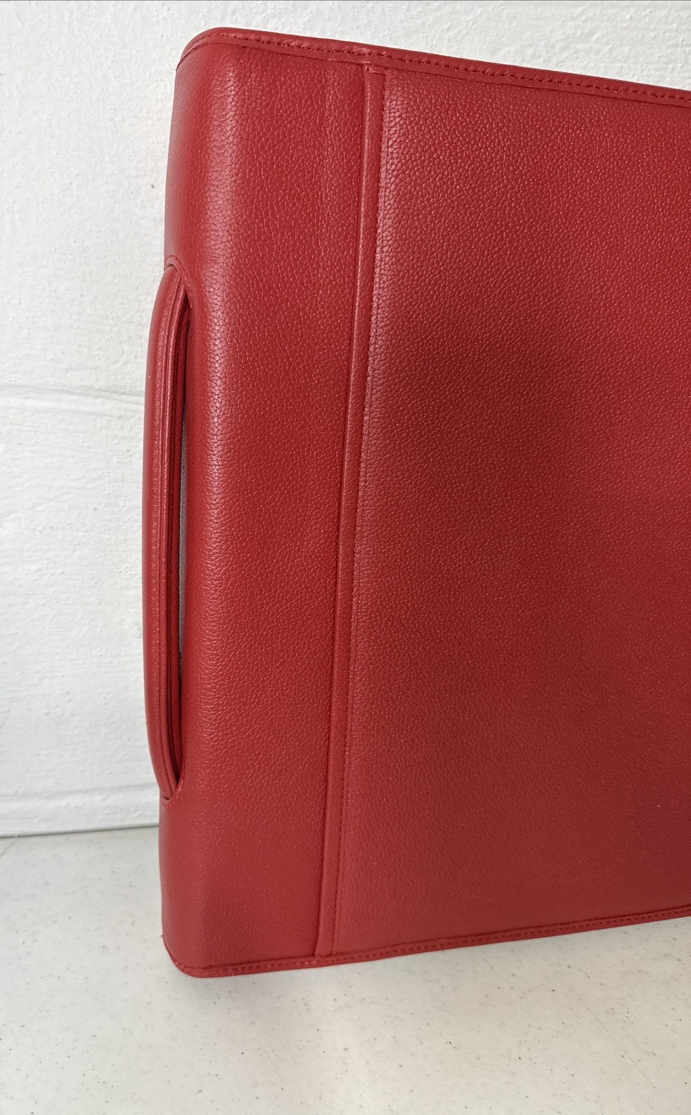 Levenger 12″ x 13.5″ Red Leather Zip Around Folio Portfolio Padded Handle
