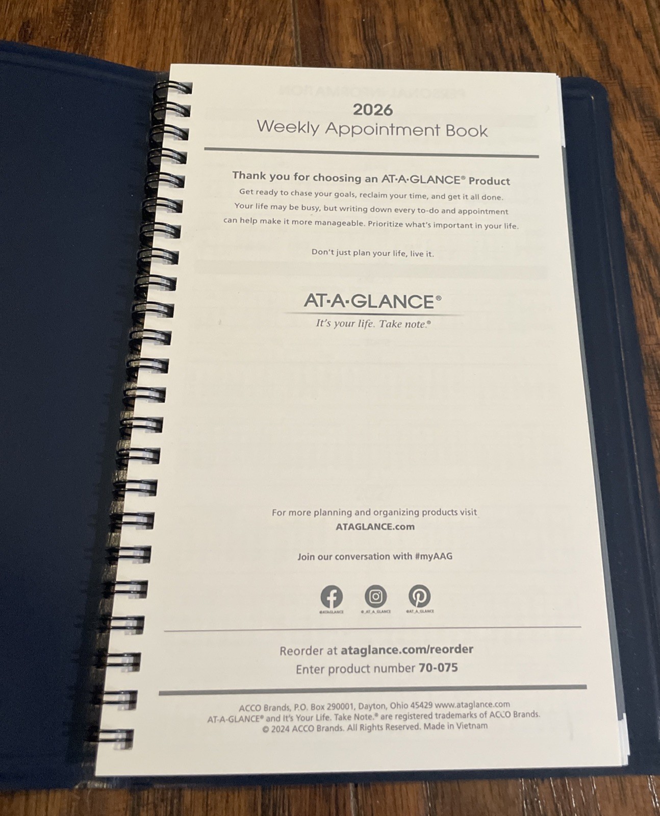2026 AT-A-GLANCE 5 Weekly Appointment Book Navy (70-075-20-26) Made In USA