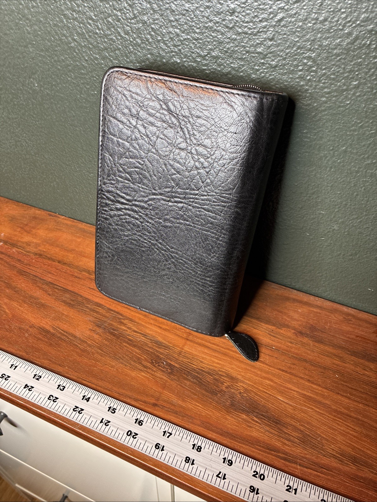 Day-Timer Black Leather 6-Ring Binder with zipper closure