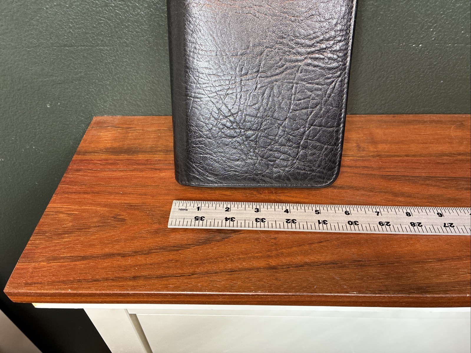 Day-Timer Black Leather 6-Ring Binder with zipper closure