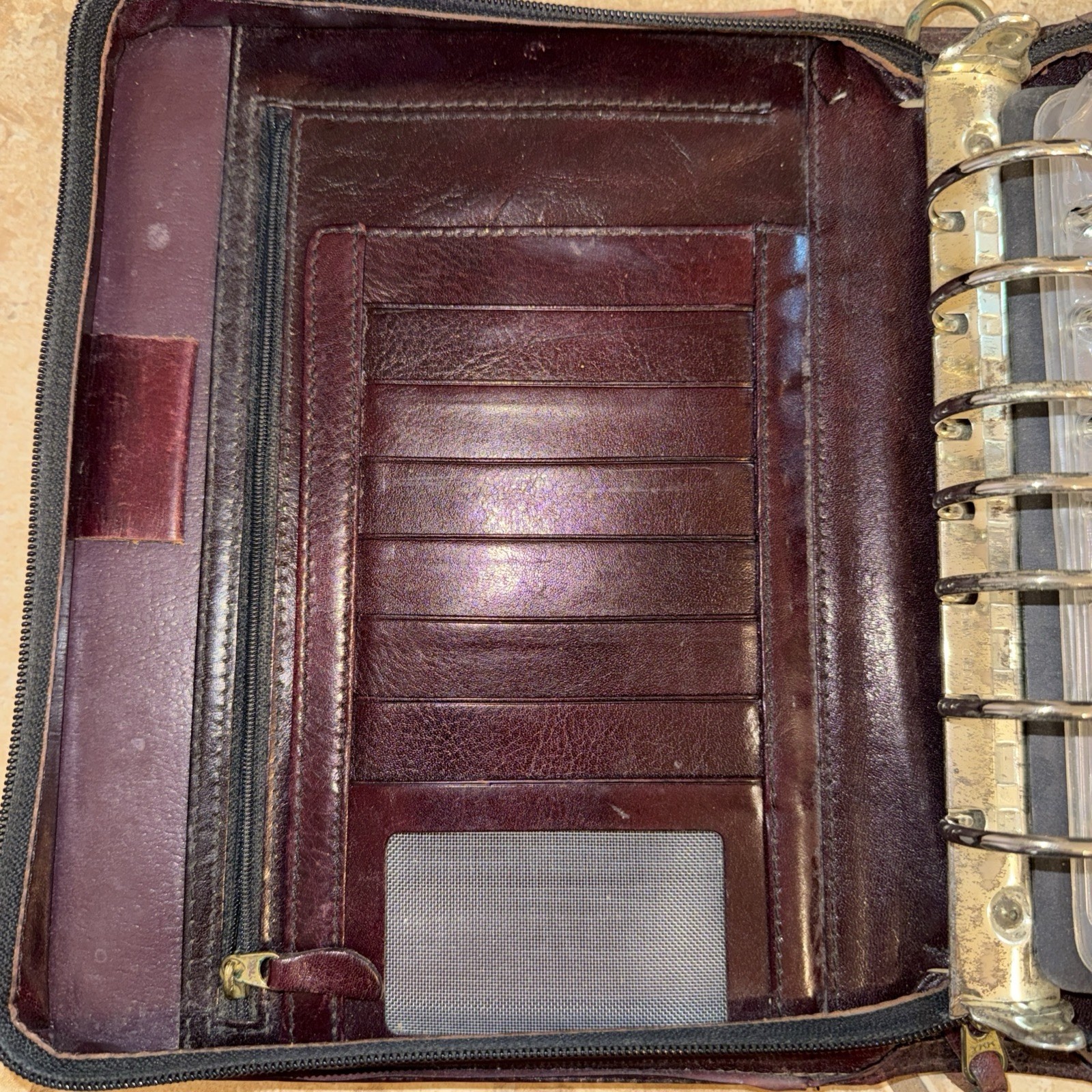 Franklin Covey Classic Burgundy Leather 7 Ring Binder Zipper Close
