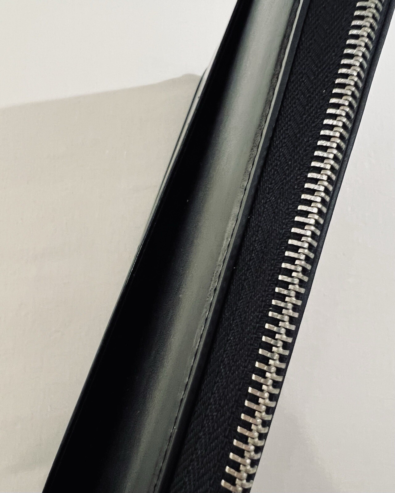 Global Views Work Folio A5 Premium Leather Portfolio Zipper Closure Black New
