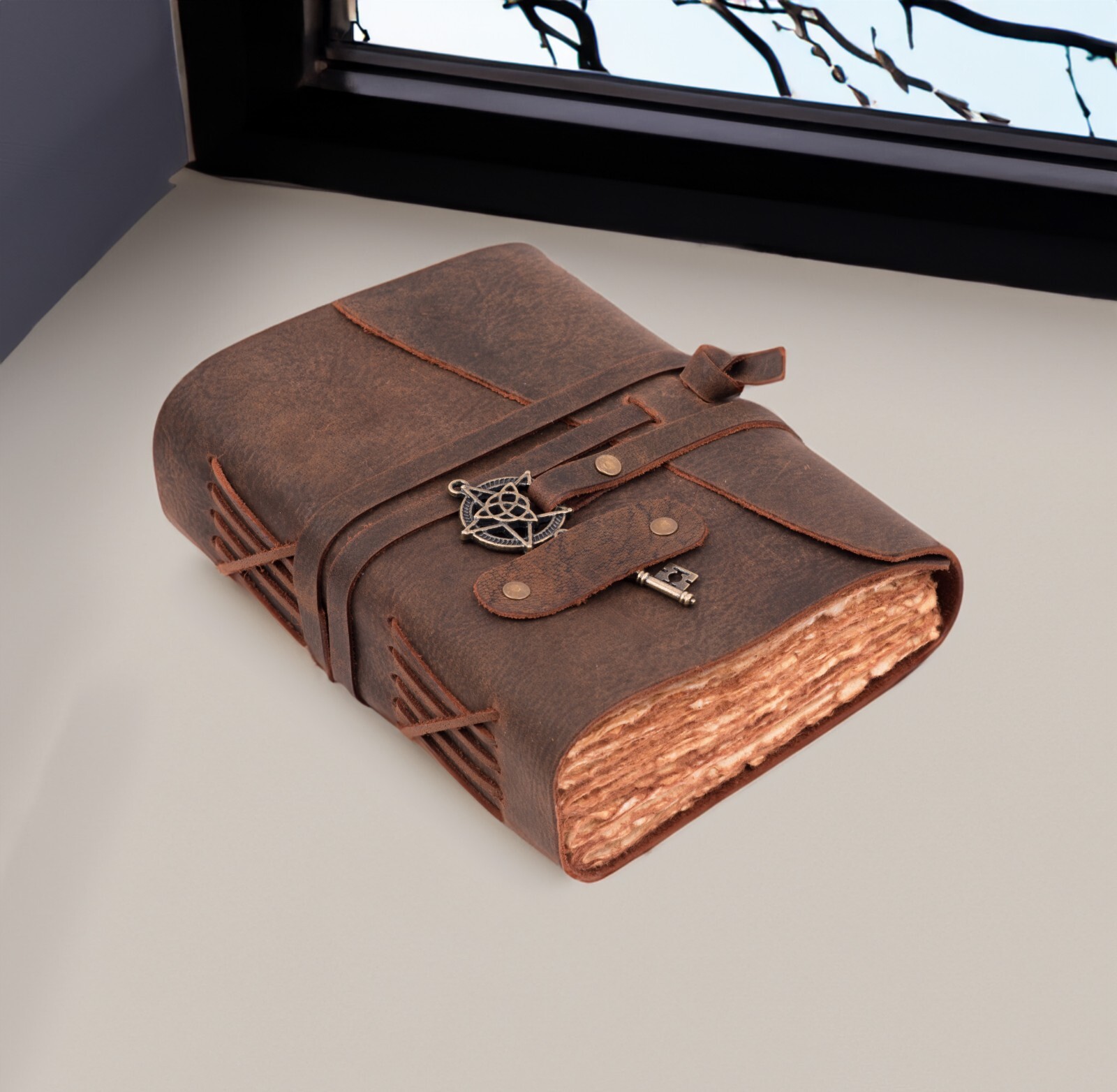 Leather Bound Journal with Key 7″X5″, Brown, 200 Dekle Edges Watercolor Paper