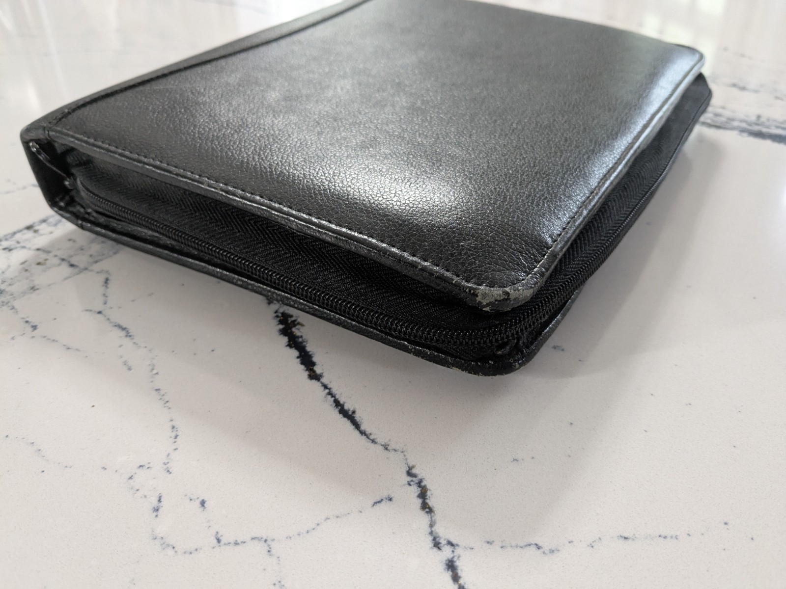 VTG Day Runner Planner Classic 3-Ring Organizer Zip Black Leather Folio Large