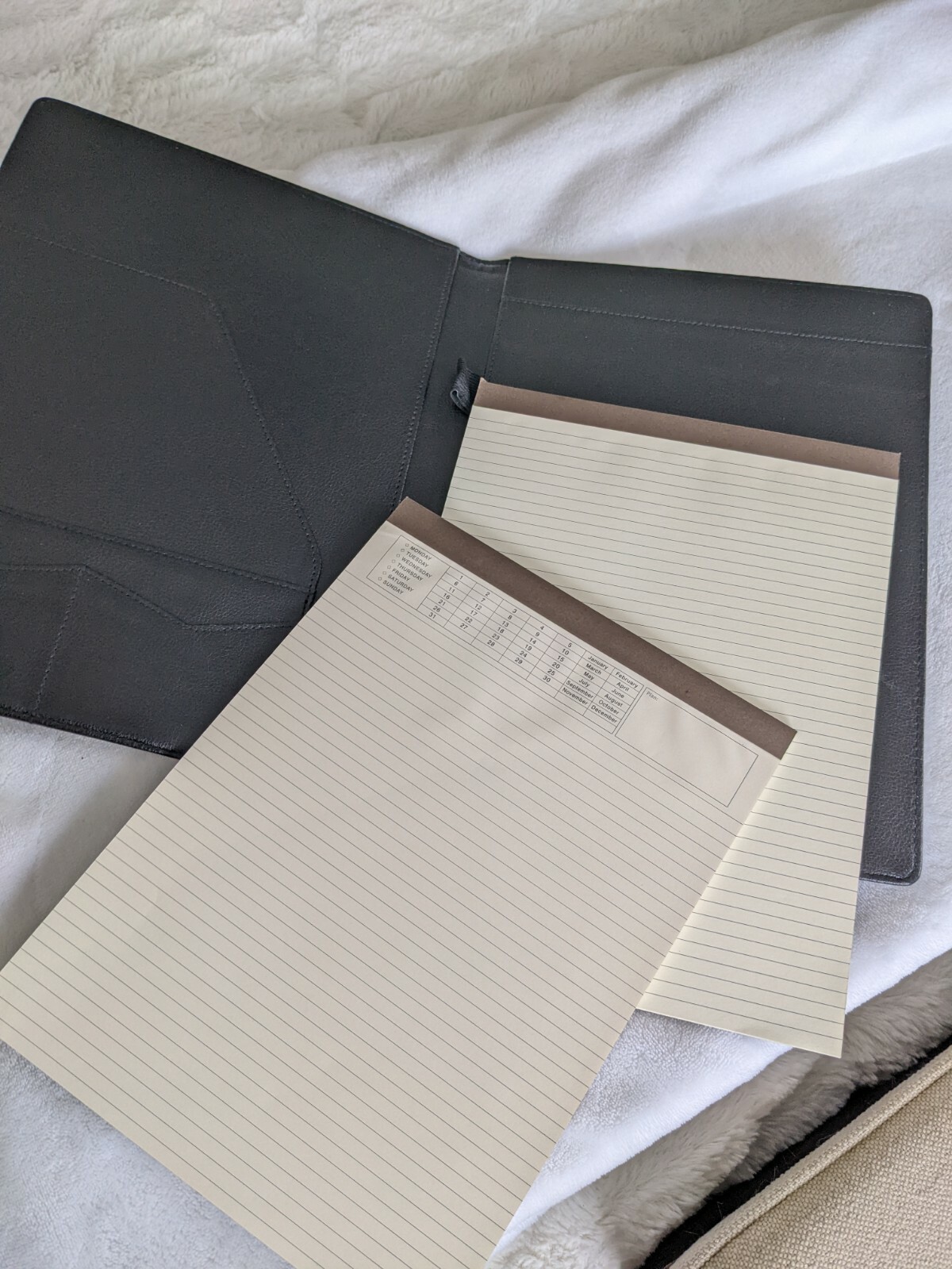 Padfolio/Portfolio Folder – Lemome Executive Leather Padfolio with Document Fold