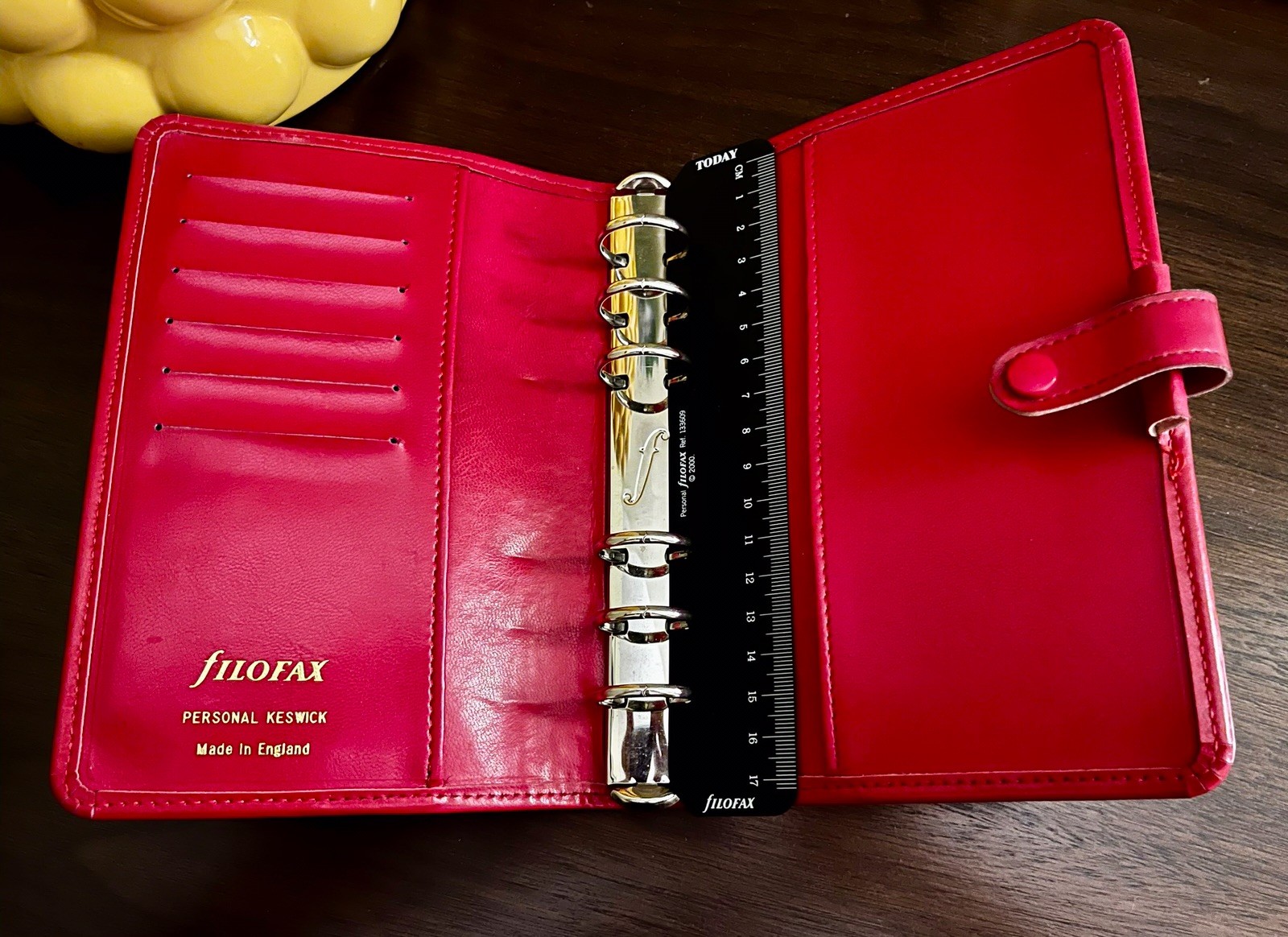 Vintage Filofax Personal Keswick 6-Ring Organizer Planner Red EUC